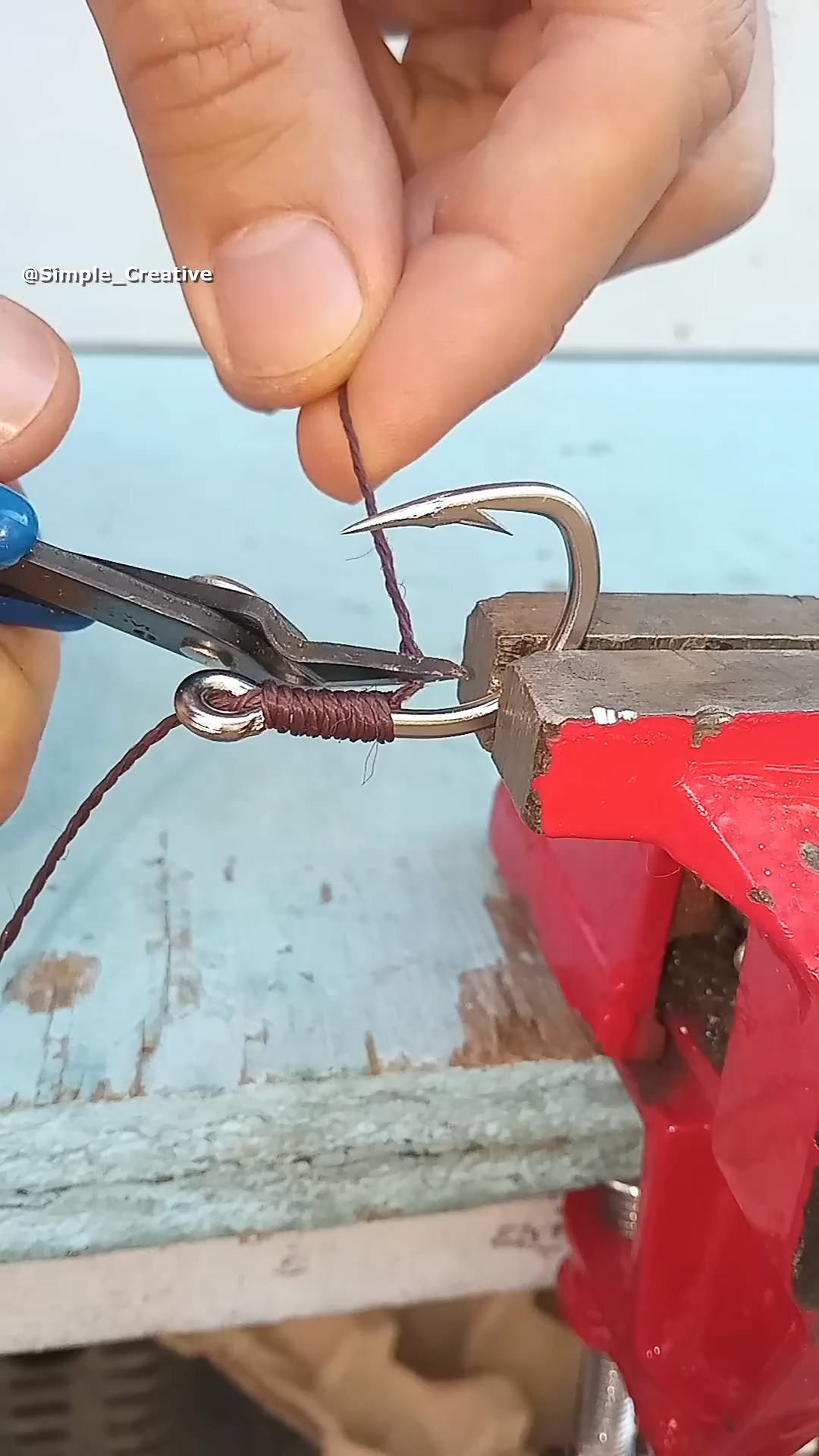 Amazing fishing knot skills. The best way to tie a hook to a fishing ...