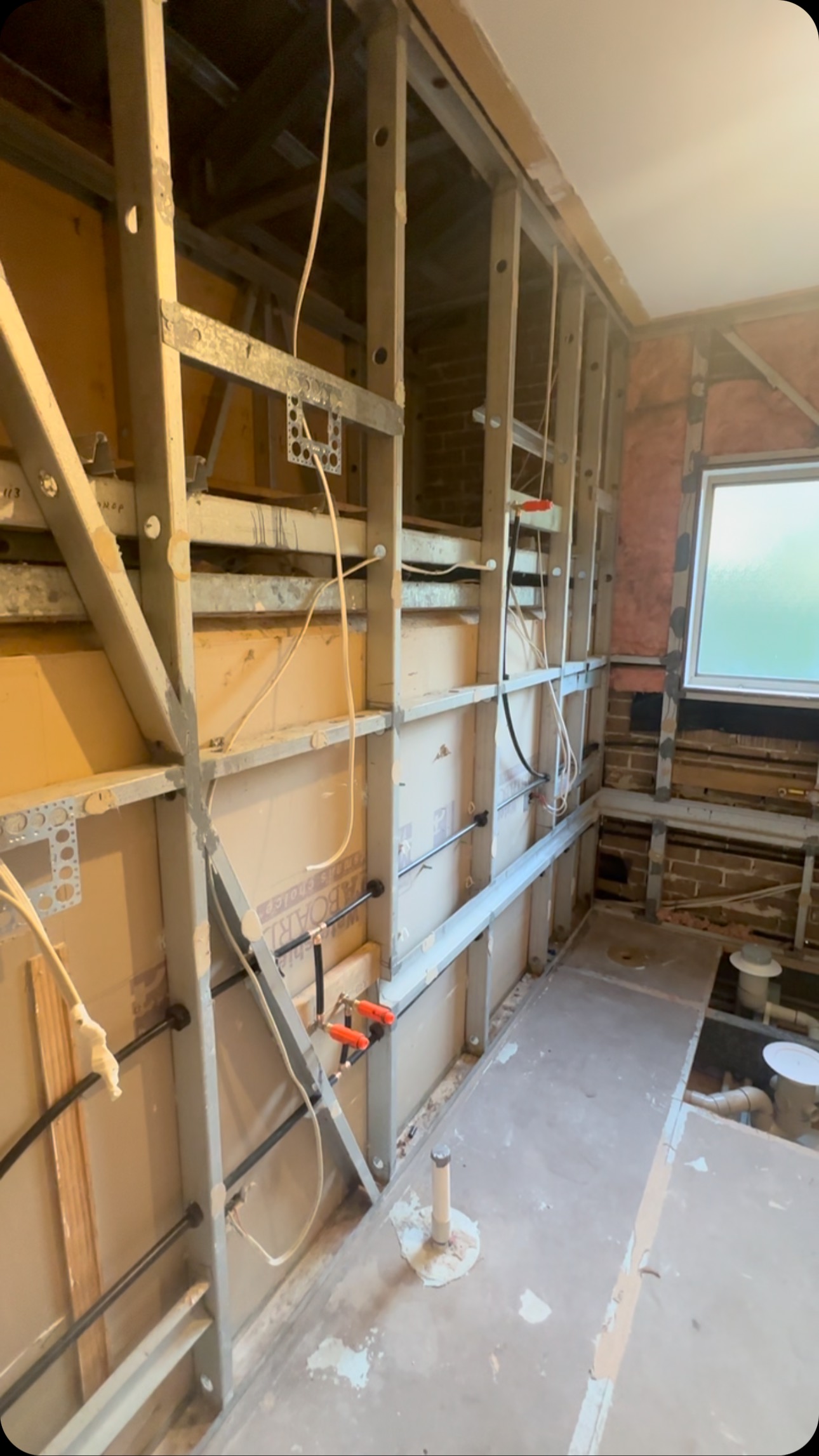 Back at our Menai #bathroomrenovation with more framing modifications ...