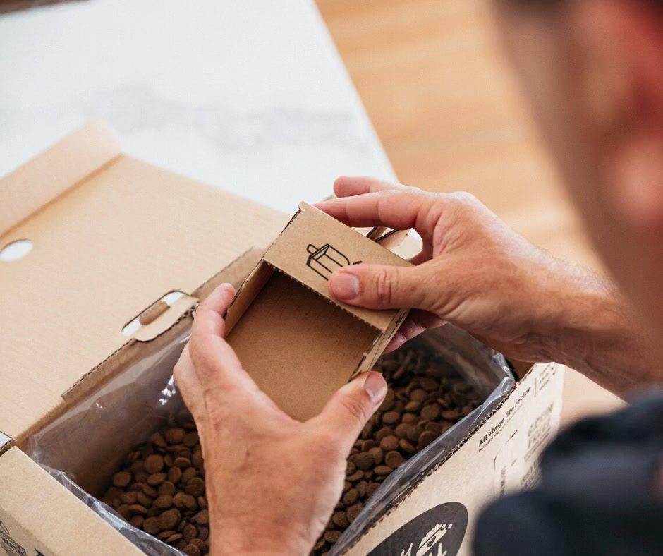 Premium dog food, delivered to your door! Our goal has always been plasticfree pet food. We