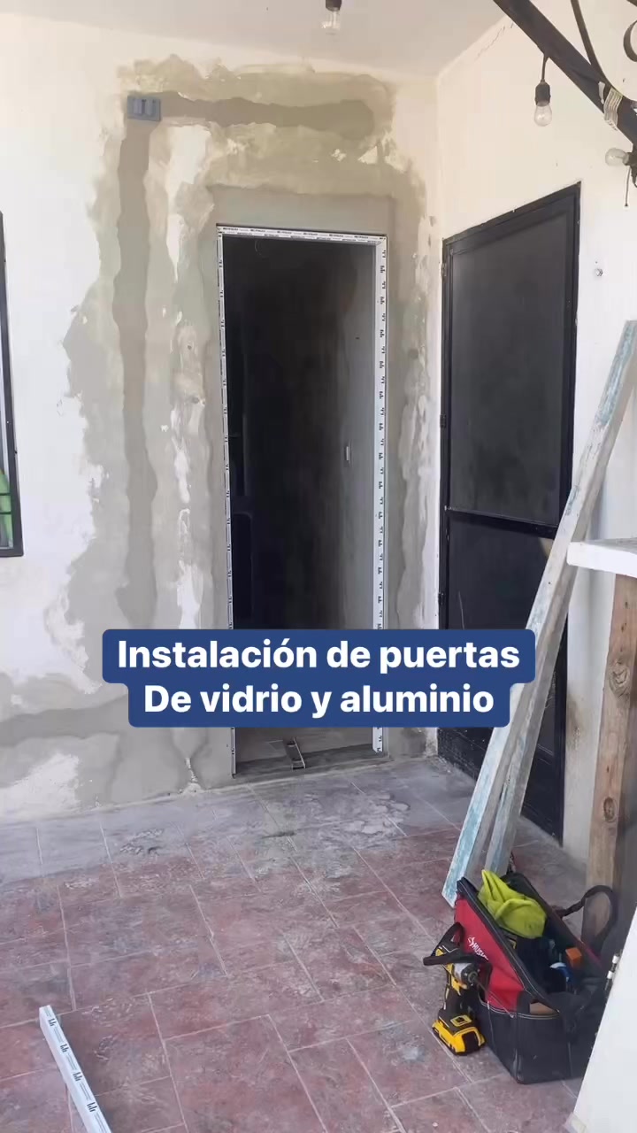 #INSTALACION de #ventanas de #aluminio color champagne linea 3💪🏻👍🏻👌🏻 # ...