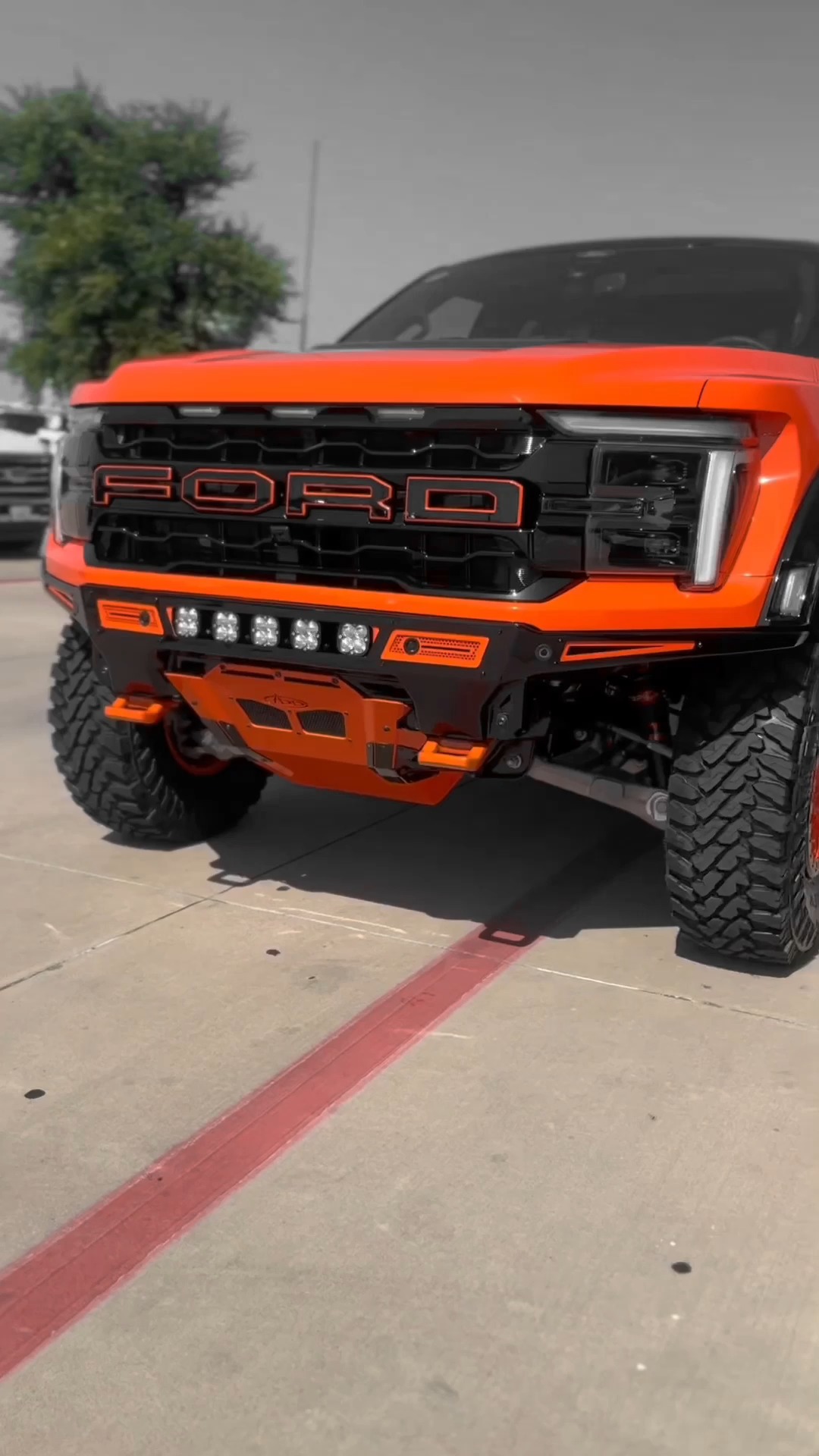 One of our custom builds from earlier this year! 2024 Ford F150 Raptor ...