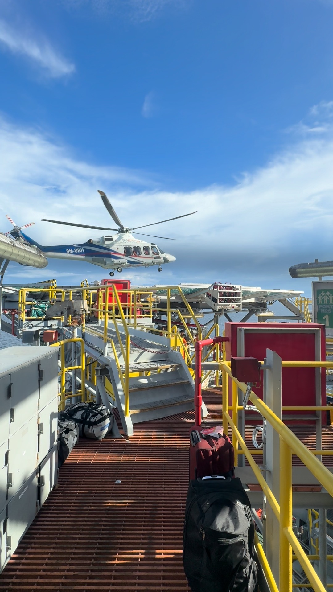 Helicopter landing #offshore #helicopter | Ace Rig Move Sdn Bhd | Facebook