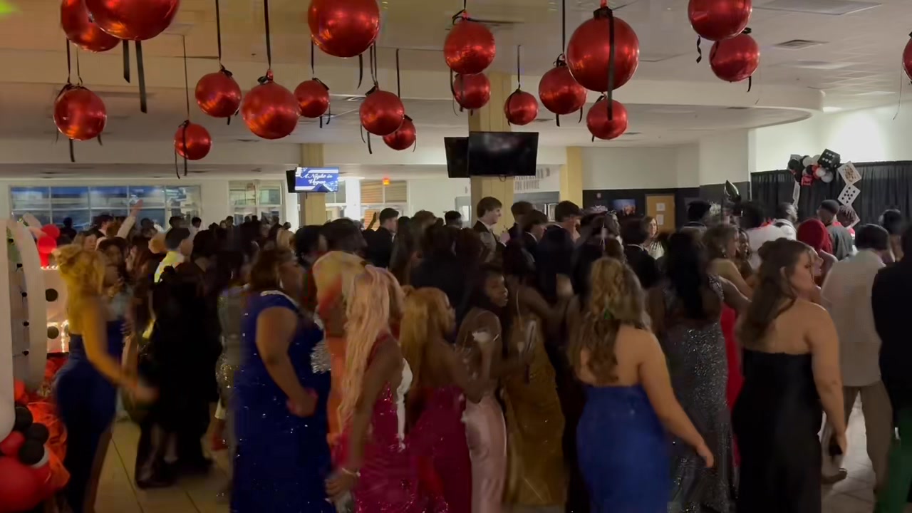 What a great night for the WCHS 2025 Junior-Senior Prom! From ...