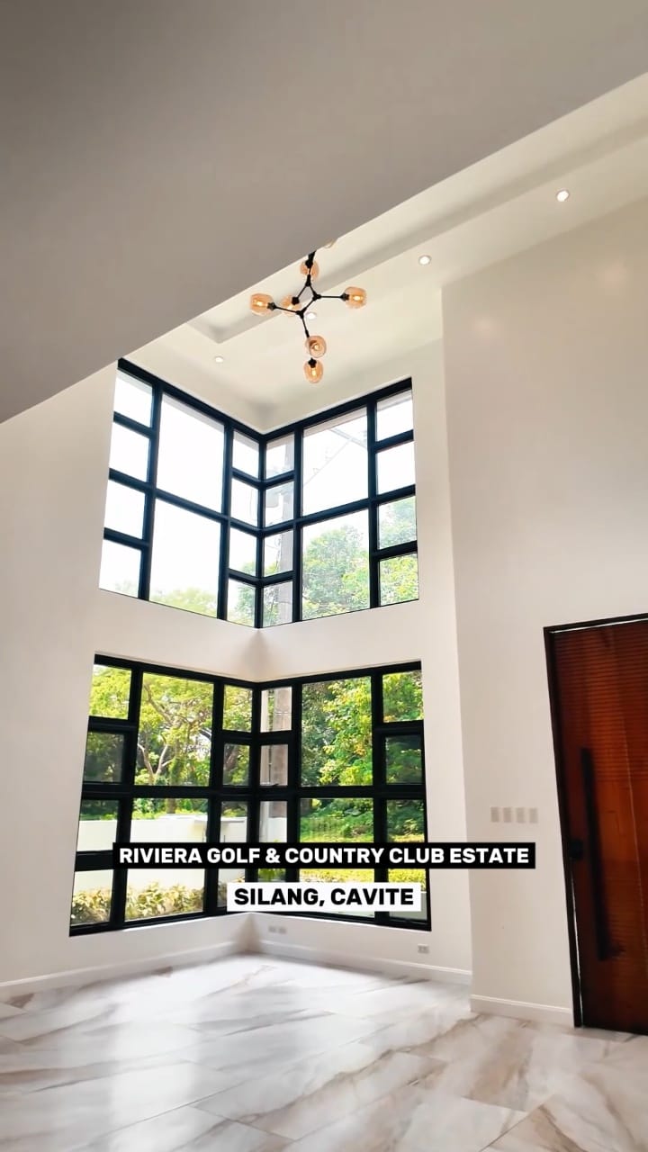 For Sale: Gorgeous Modern Contemporary House on Fairway Lot at the ...