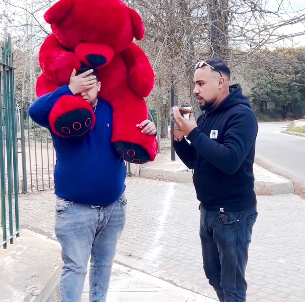 جاب لصاحبتو نونوس ف راس العام 😳 #fypシ #morocco #maroc #casablanca # ...