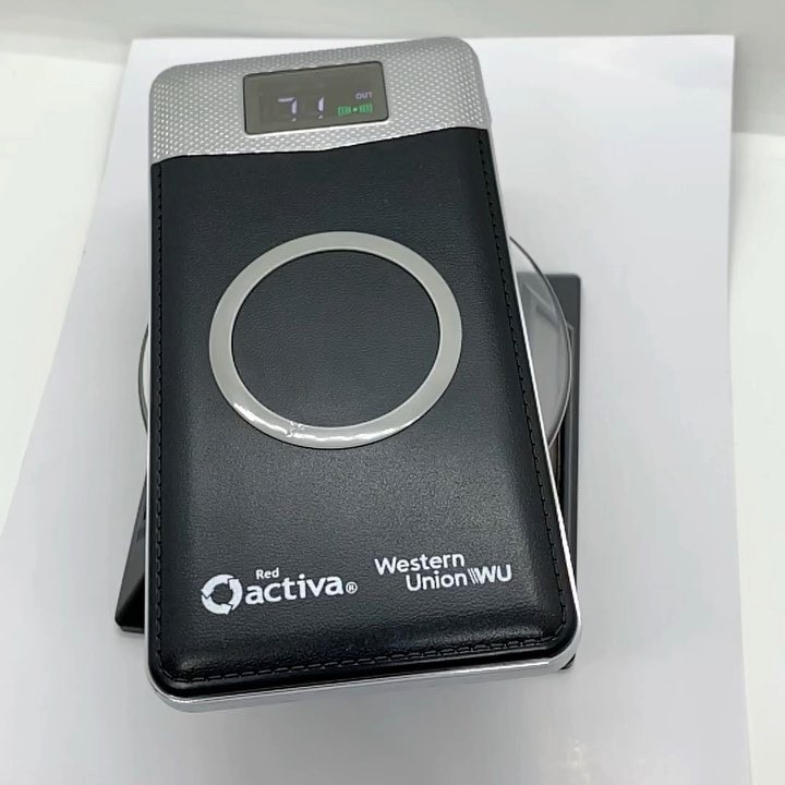 Power Bank de carga inalámbrica!! VIP . . . . . #powerbankdemesa # ...