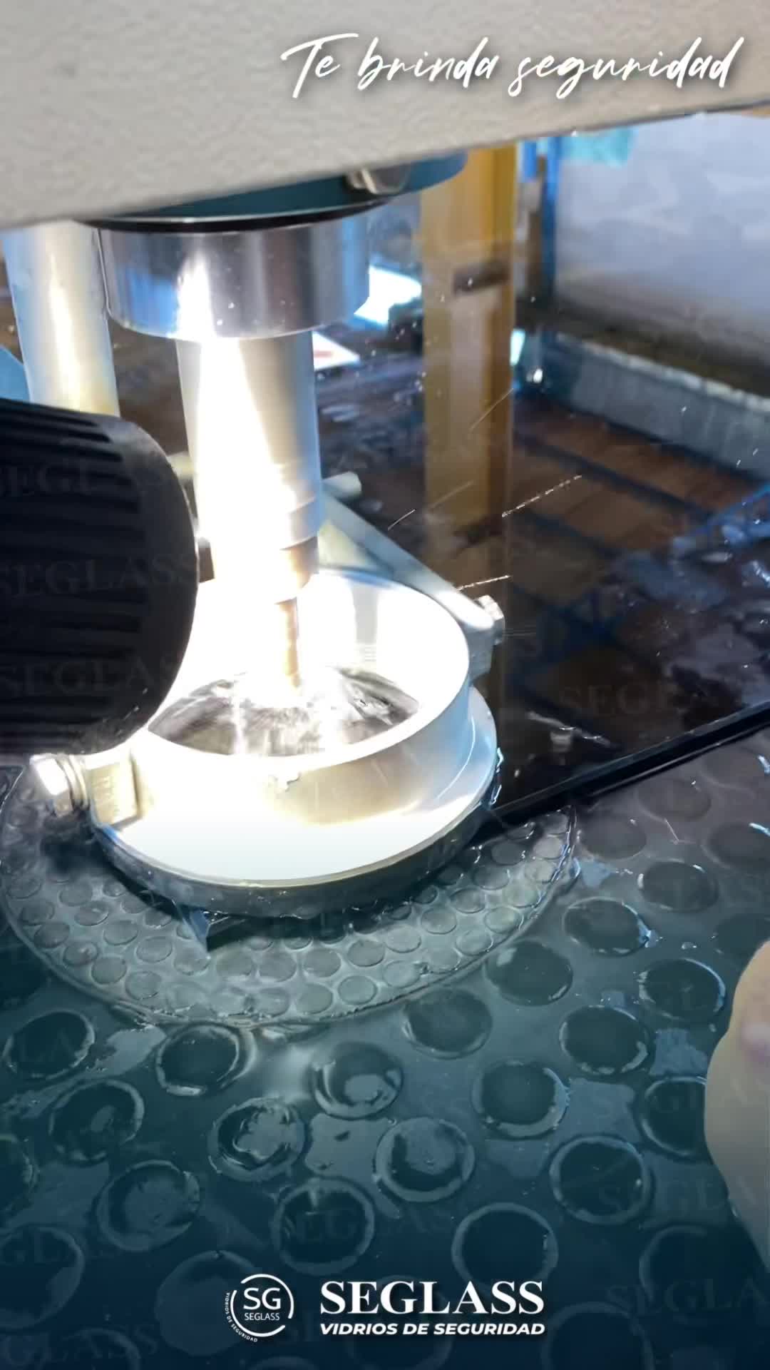 ¡Acompáñanos a descubrir este fascinante proceso! 🔄 En SEGLASS, después ...