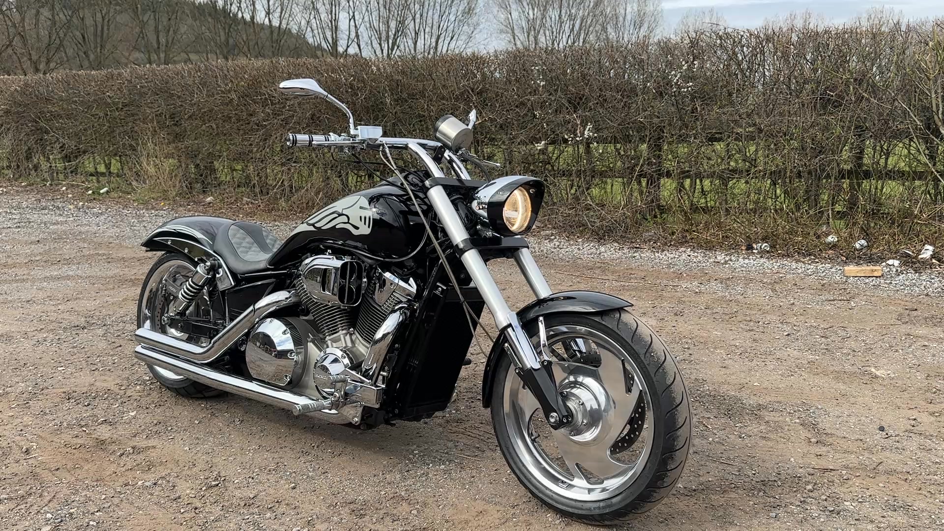 Here we go then, here it is our Honda VTX1800 full custom 