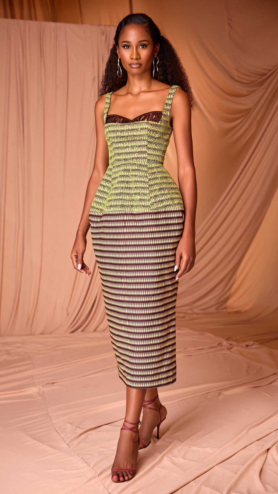 gold casual dress Oriana Metallic Foil Knit Maxi pure cotton backless bandage dress Size:Coat SIze 54 Jules Sleeveless Tuxedo Top