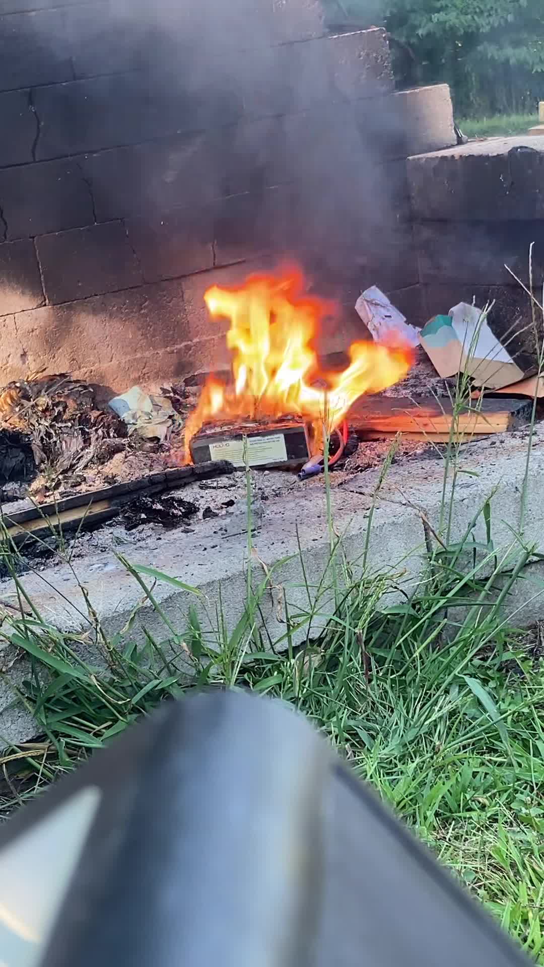 Lipo battery bursts into flames due to charging mistake