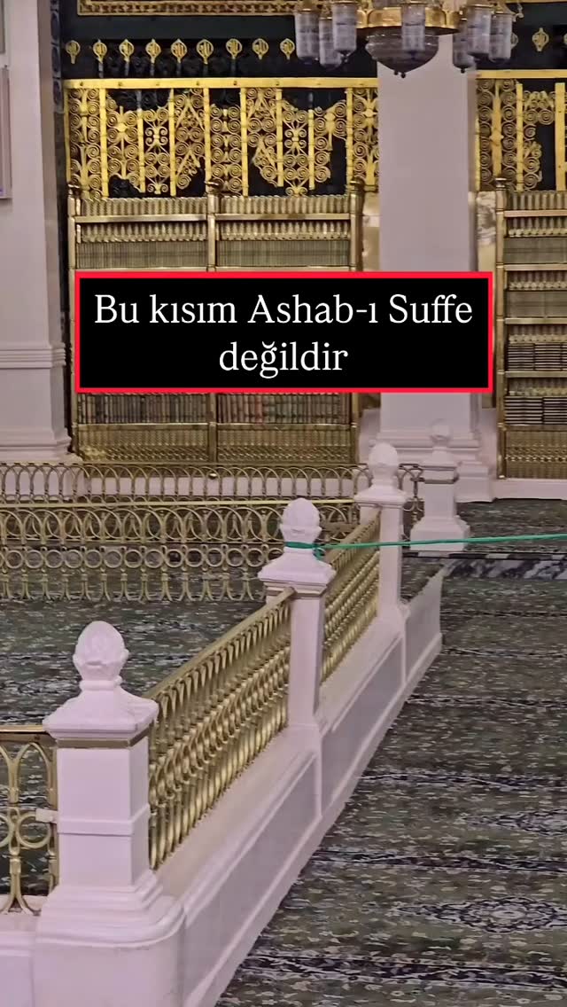 Mescid-i Nebevi de Kabir odasının kuzey yani arka yüzünde yerden 30 cm ...