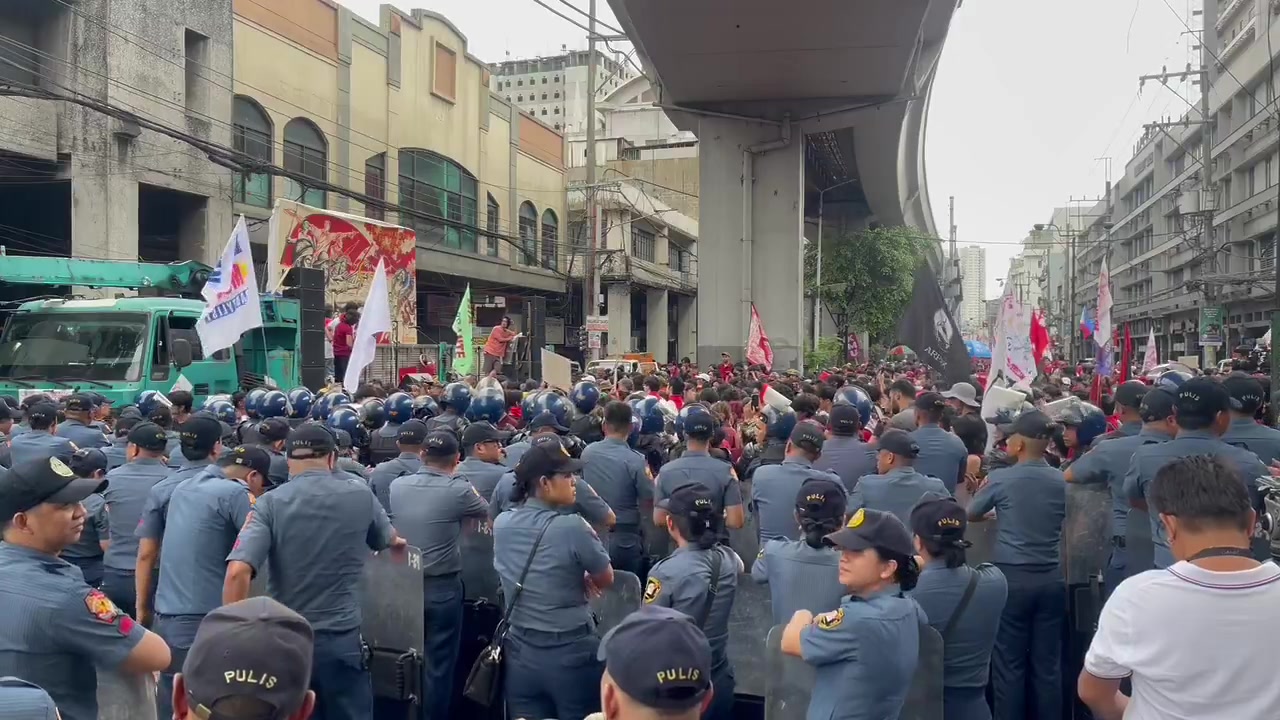 PANOORIN: Sitwasyon sa Recto Avenue, Maynila kaugnay ng nagpapatuloy na ...