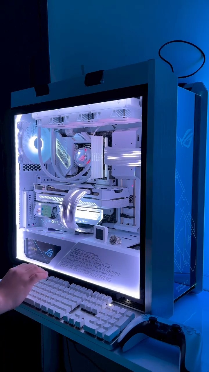 Wowza! This is what it looks like to go ALL OUT with a pure white build ...
