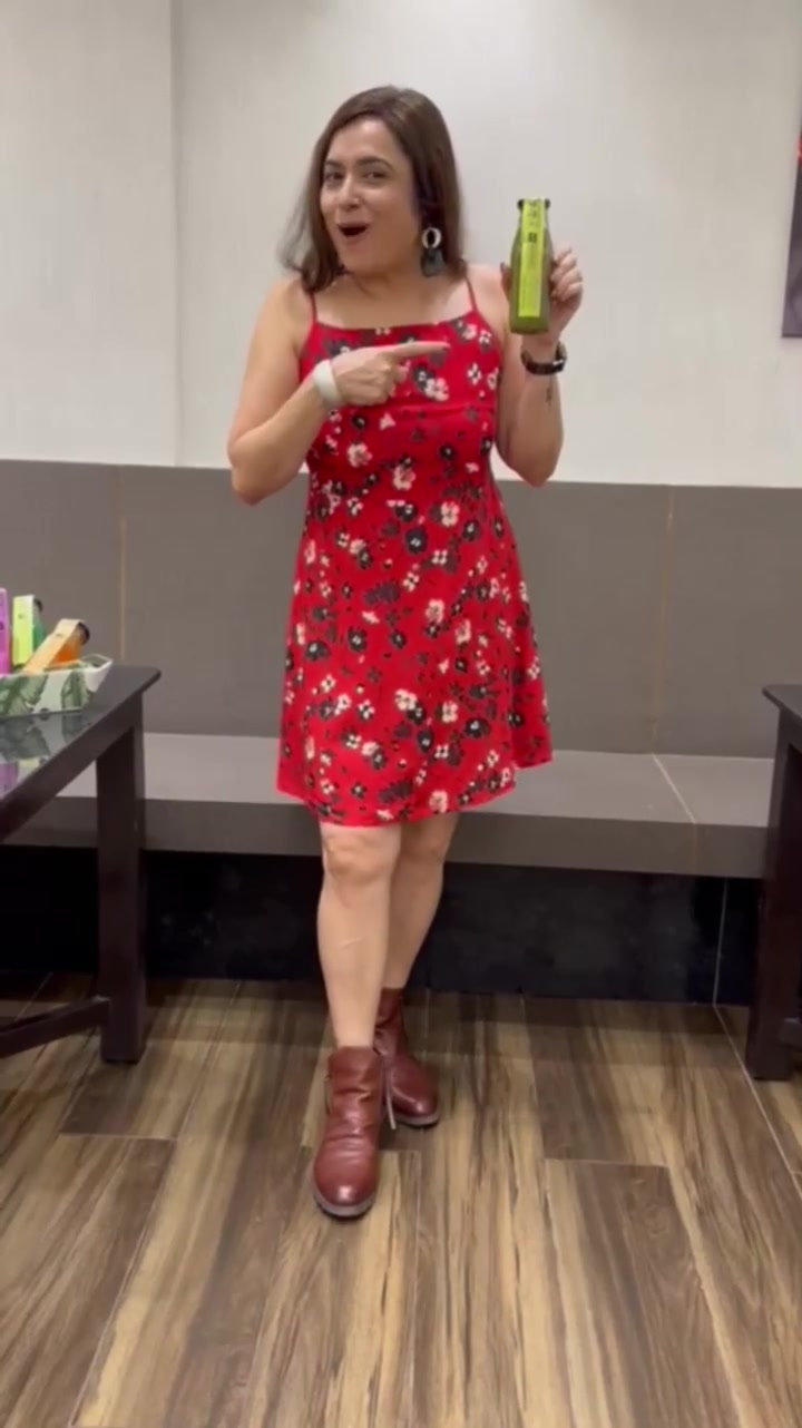 Review from @pratimadevnani , ., @pratimasdancestudio , @avnijariwala , ., ., #mixtures66 #detoxjuices #coldpressedjuice #healthylifestyle #cleandrinking #fresh #freshfruits #freshveggies #surat 