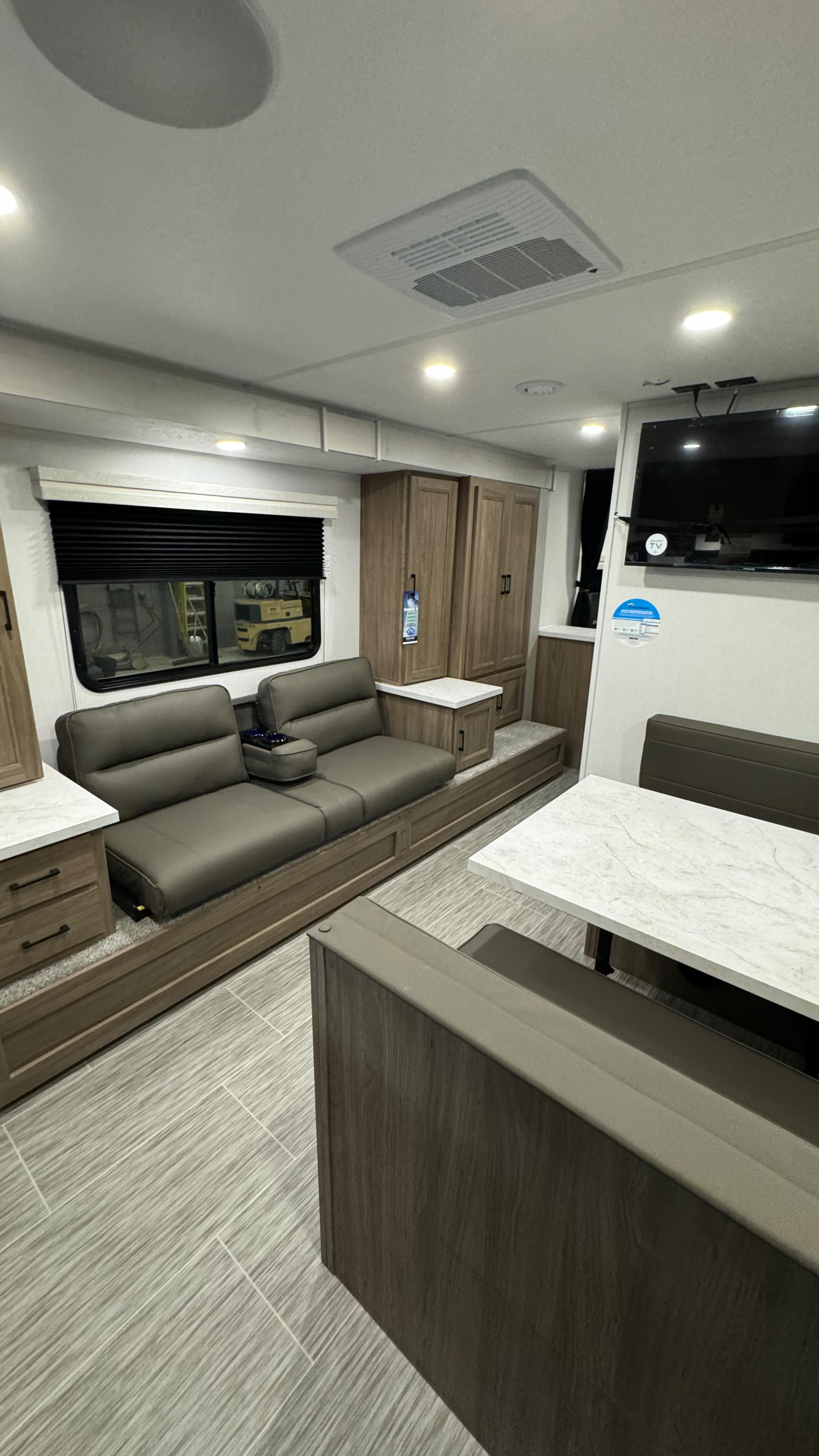 How many people can our 249SE sleep? 😴 https://rustonrv.com/rv-showroom ...