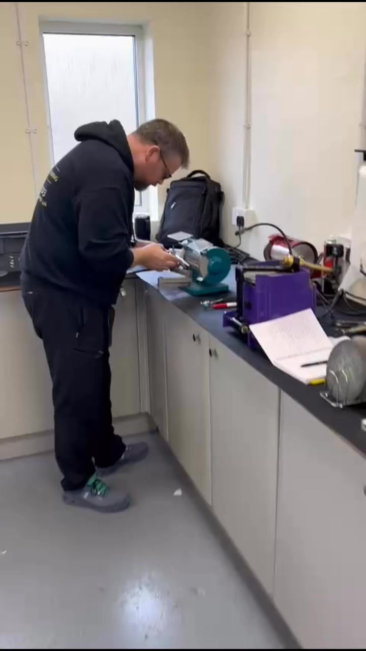 Serrating Dog Grooming Scissors using the Wolff Industries Corrugator ...