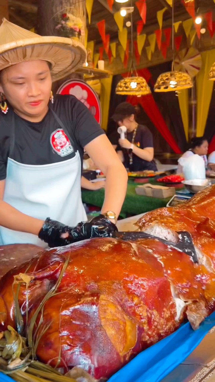 😋 Nag-crave ka ug lechon diri sa Kaamulan?🐷Ayaw na pagduha-duha! For ...
