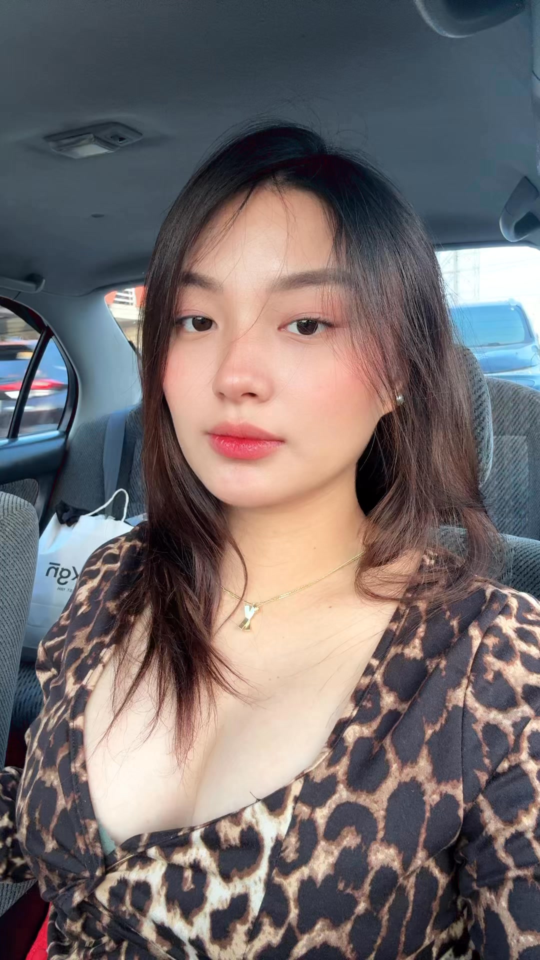 🙎‍♀️: