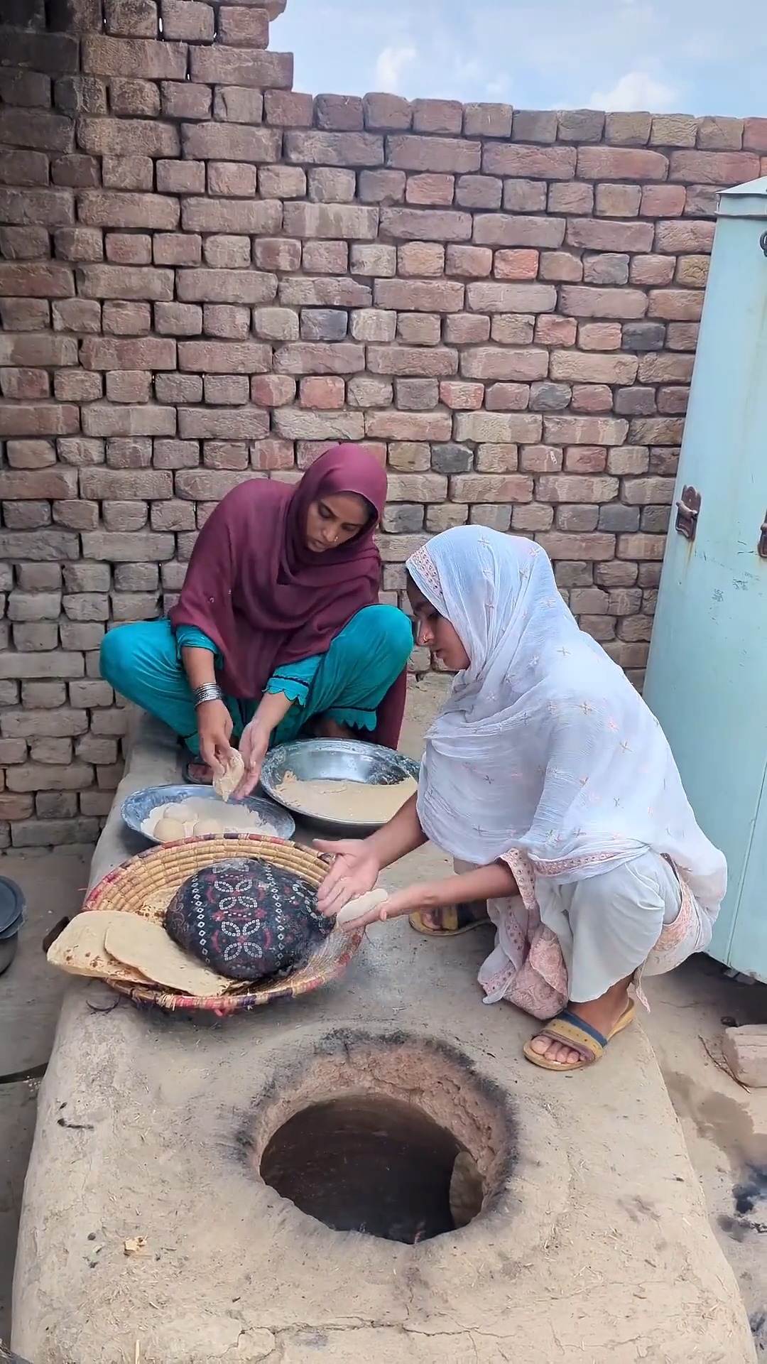 How To Make A Tandoori Roti #short #shorts #shortbeta | Kosar Irfan ...