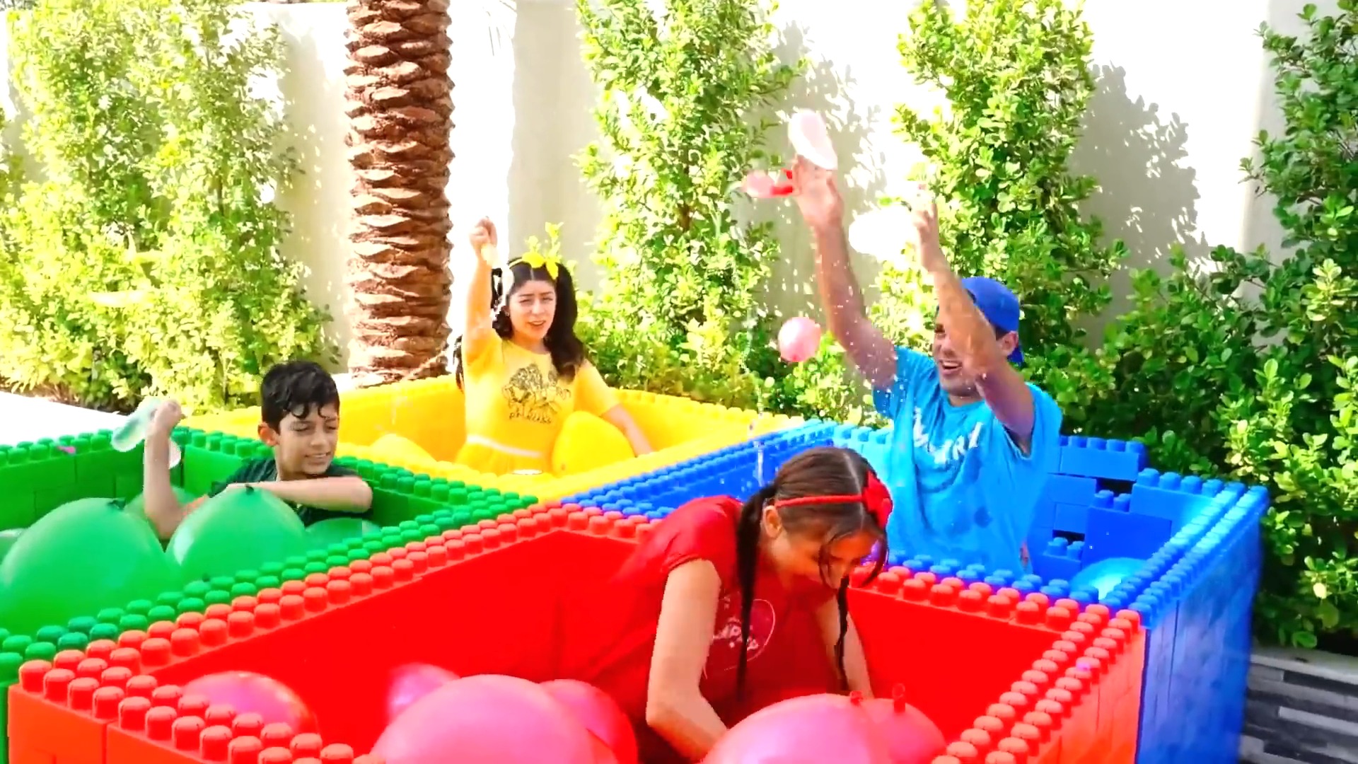 Juego de los cuatro colores con globos de agua con Jason y Alex | Jason ...