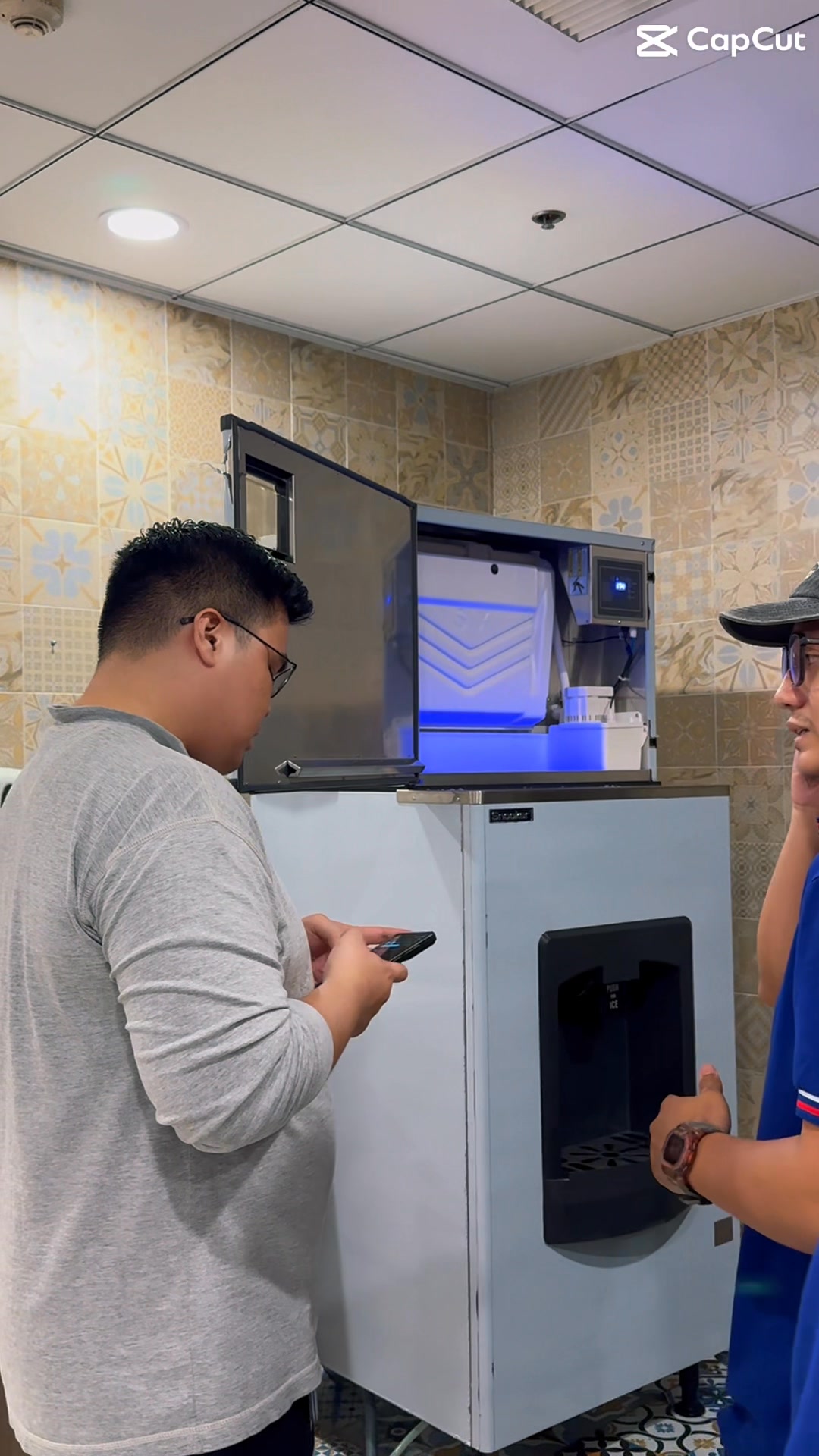 📍300kg/24hrs 🧊Ice Cube Dispenser Machine 📍WELLS FARGO (3rd Machine ...