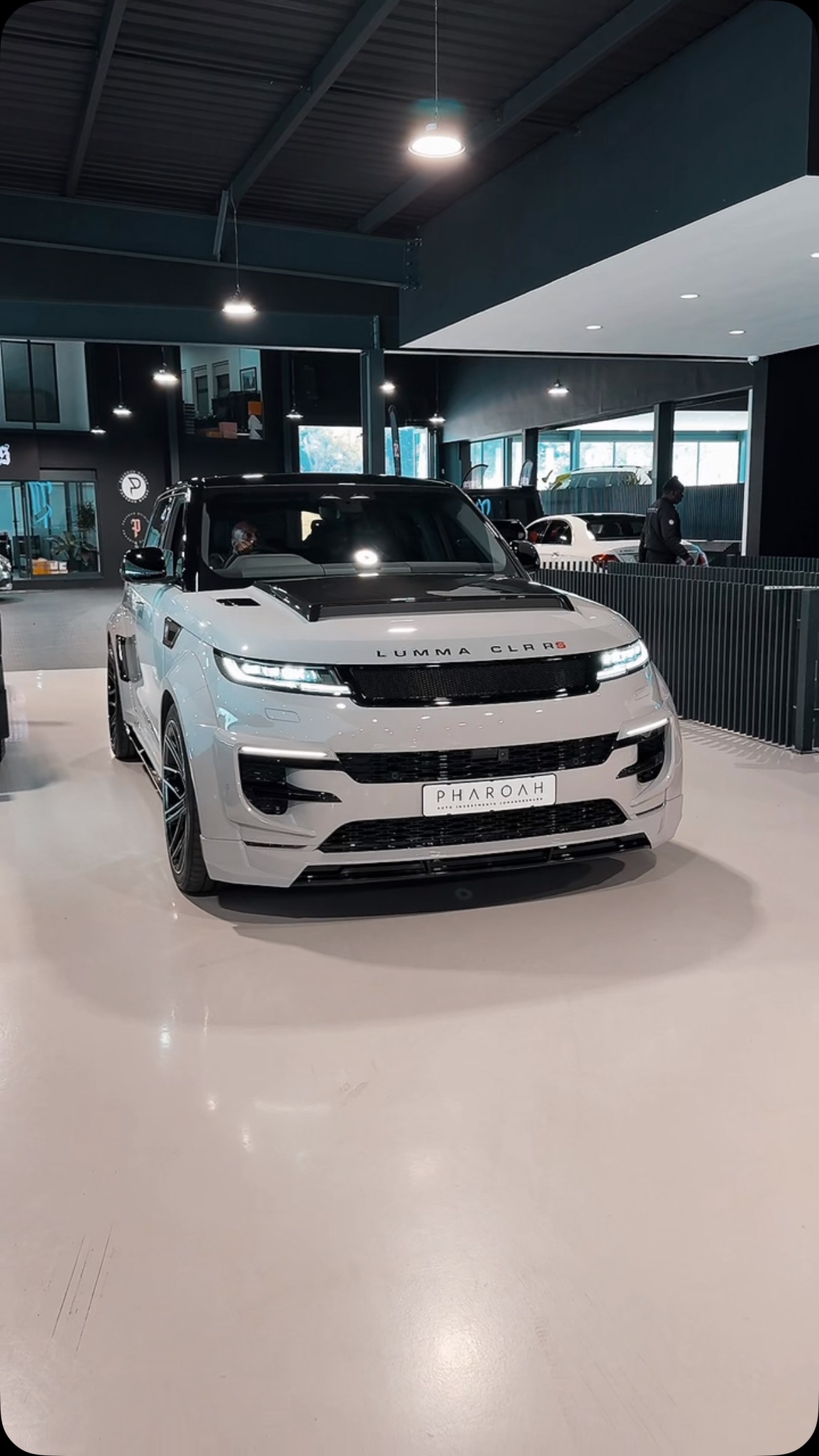 Hot new arrival!!! 🔥🔥🔥 This 2025 LUMMA Range Rover P360 is fitted with ...