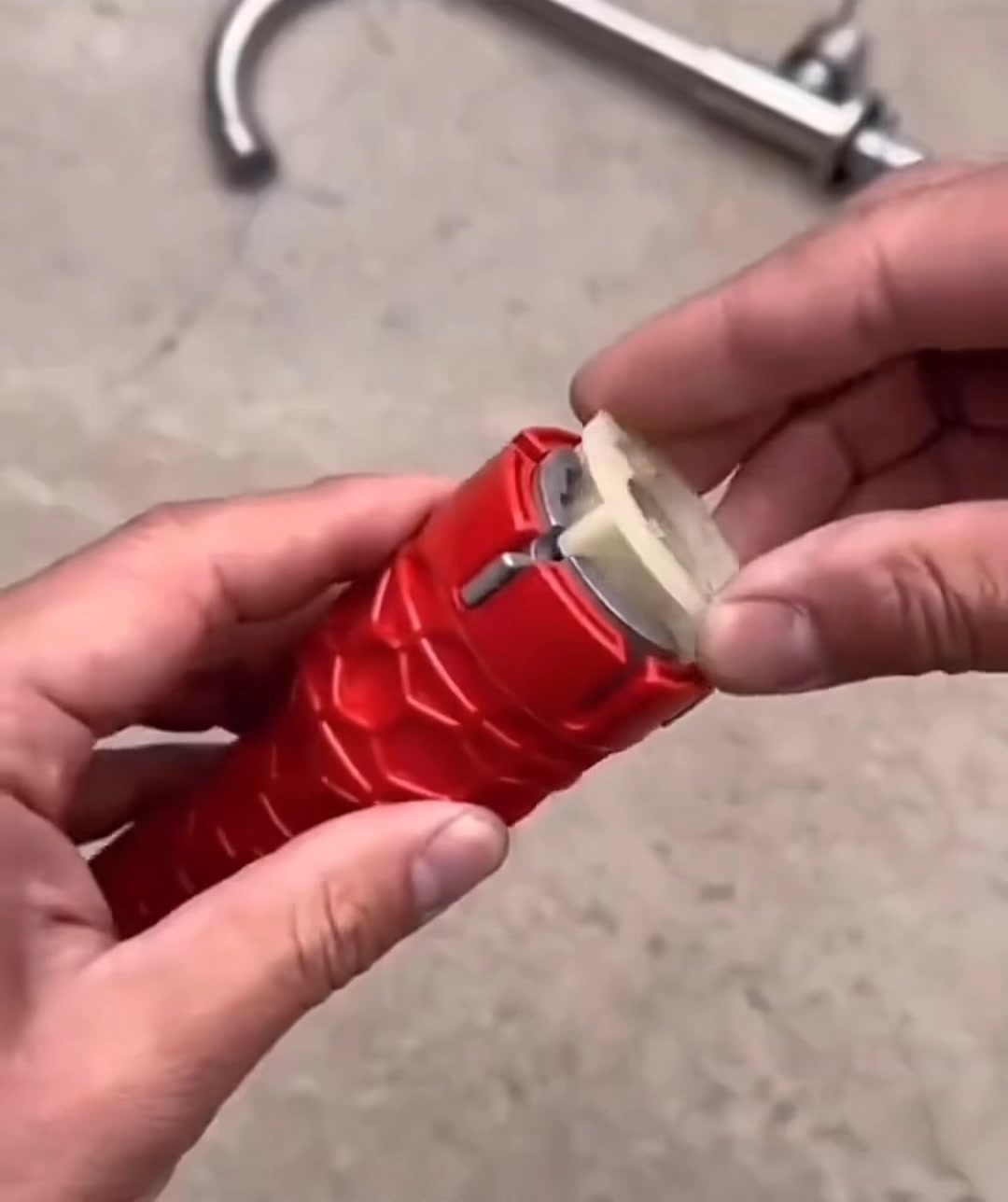 Chiave Universale Per Rubinetto 14 In 1 - Strumento Multifunzione Per Riparazioni Idrauliche Fai-da-te (colore Rosso)