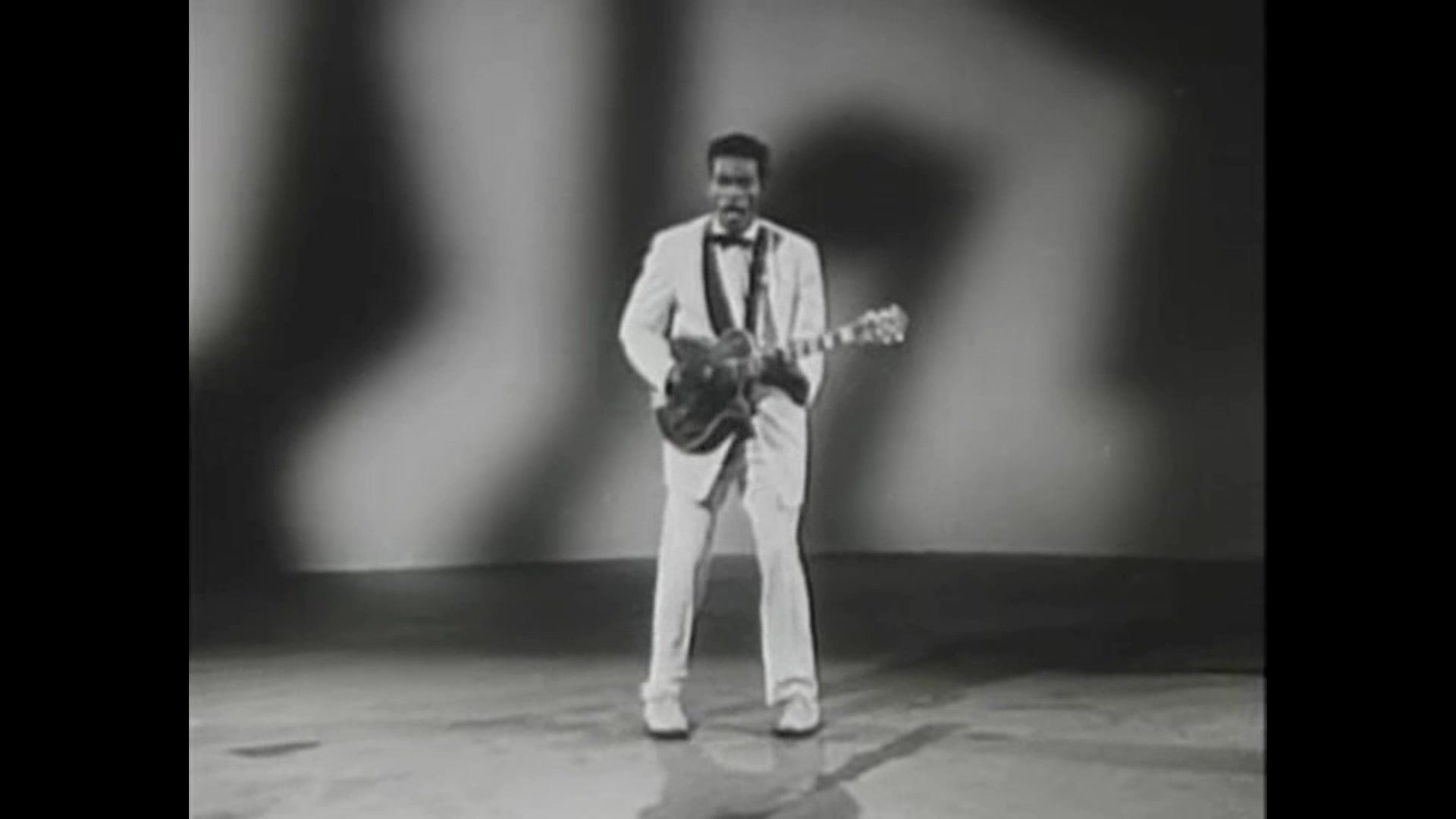 Chuck Berry Performs You Can't Catch Me - Rock, Rock, Rock (1956 ...