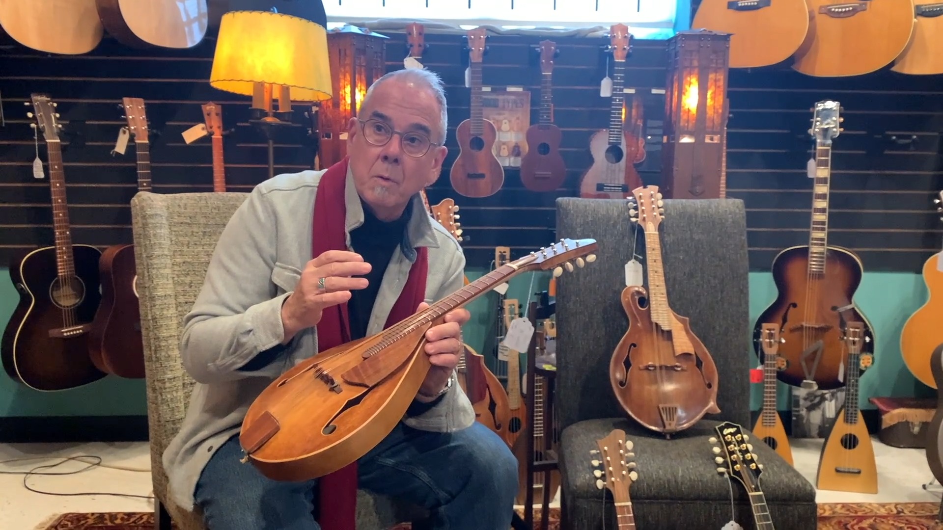What is a Vinaccia mandolin with F.lli Vinaccia label?