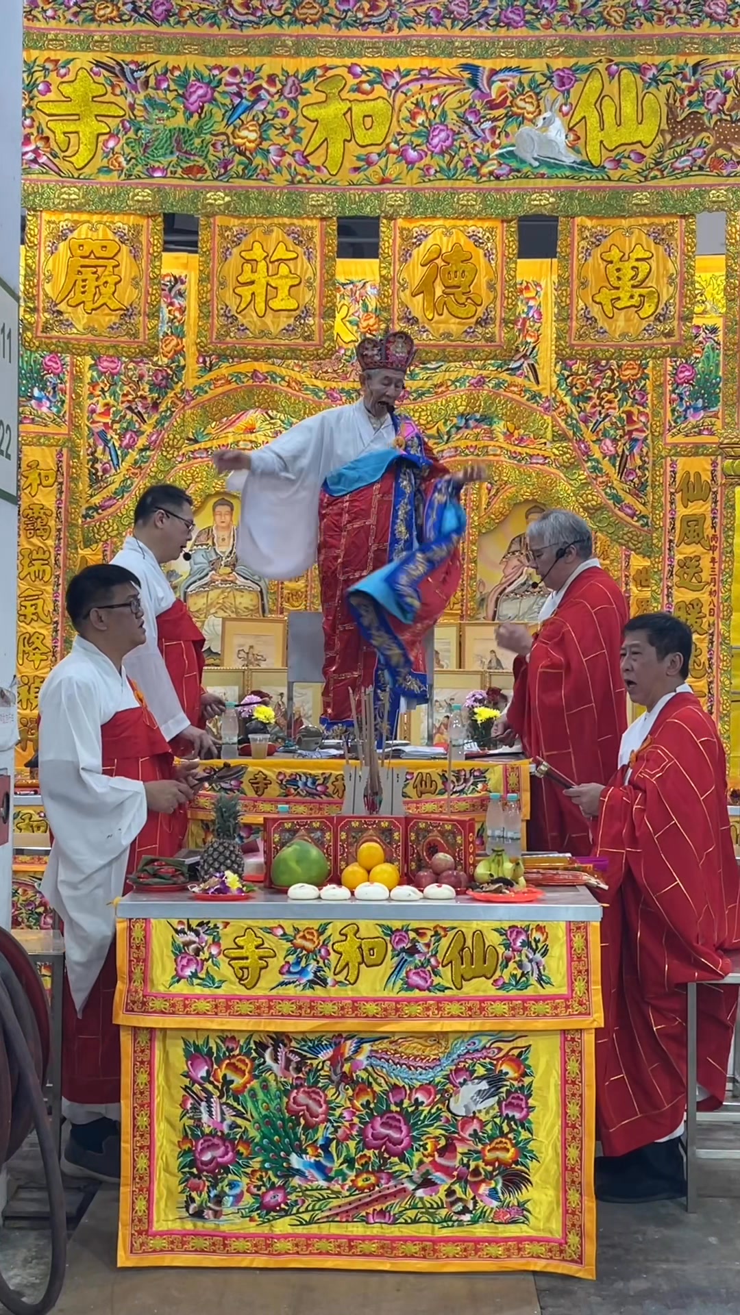 本寺為富億城中元會舉行一年一度盂蘭勝會清供一天瑜伽燄口真科的一小部分⋯ 1/4 🙏🏻🙏🏻🙏🏻 🙏🏻🙏🏻🙏🏻 | Sean Hua Zee ...