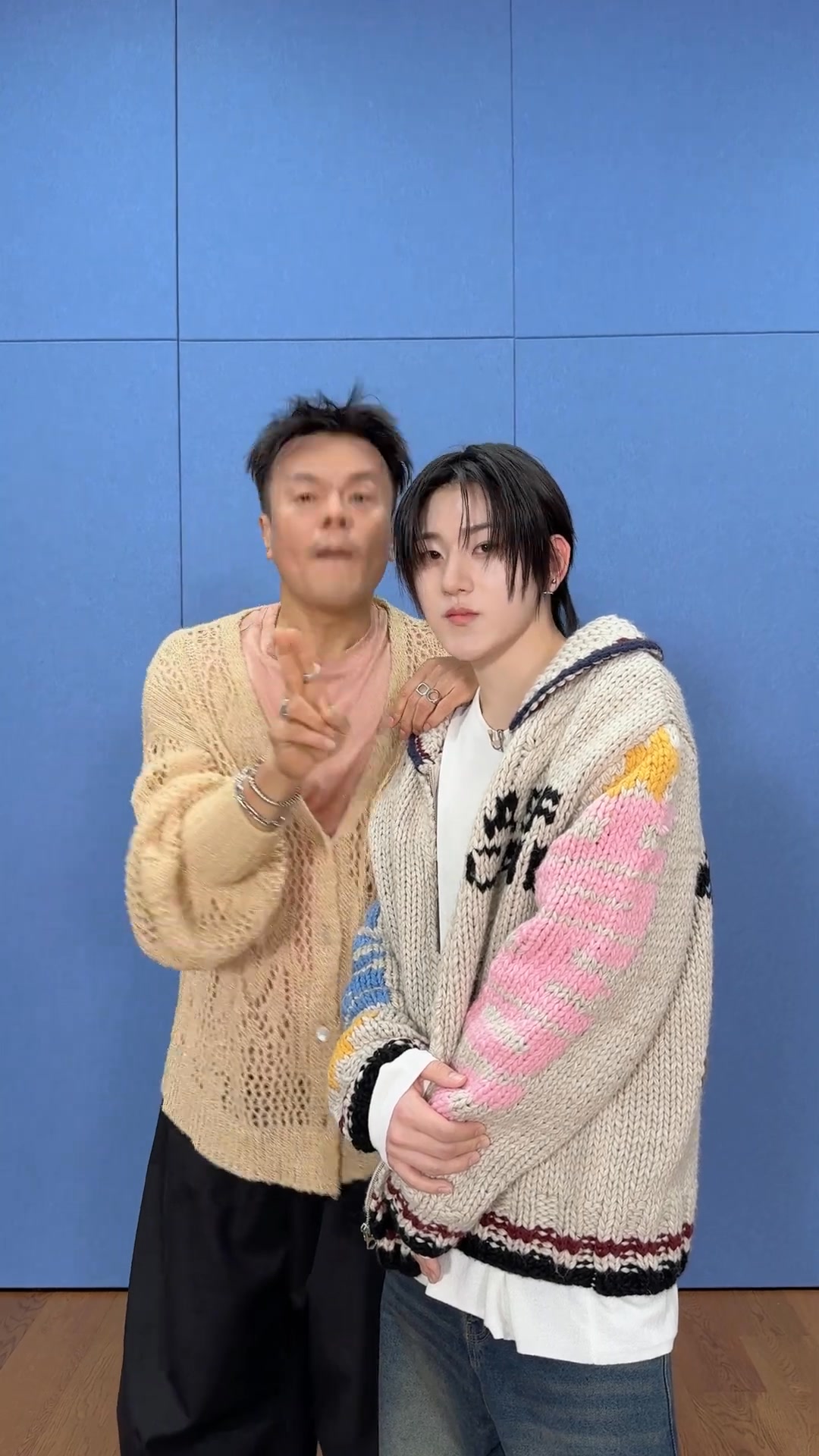 250525 KICKFLIP 🛹 📸 GREENROOM SELFIE ON KCON JAPAN 2025