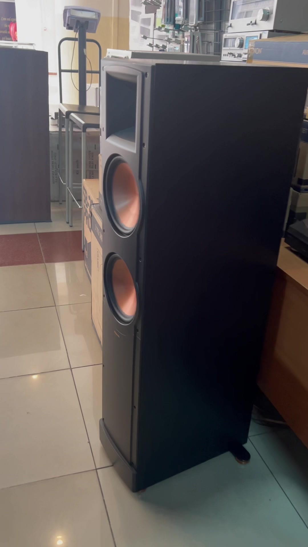 Klipsch RF 82-ll tower speaker pair for sale