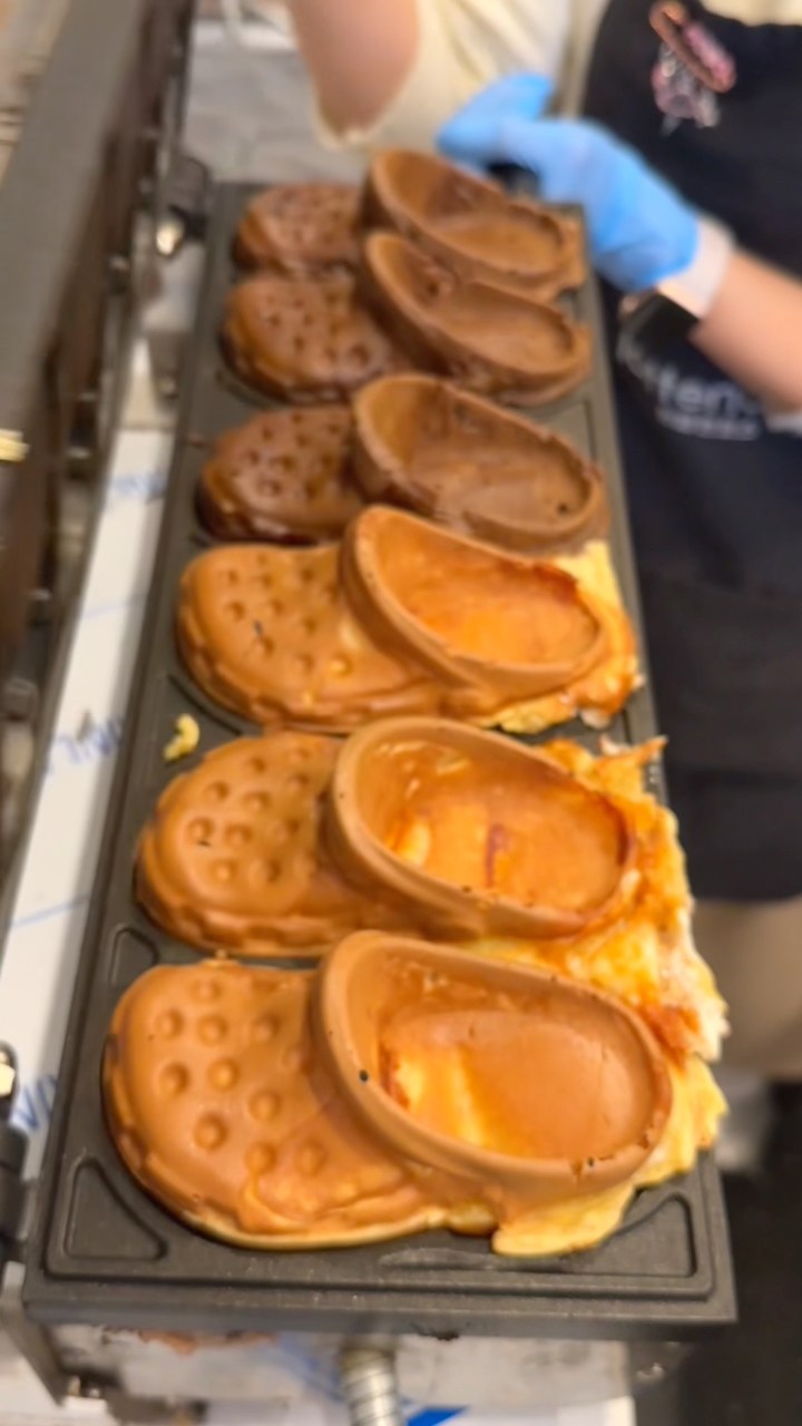 本物そっくりのクロックスパンが最高！the crocs bread that looks