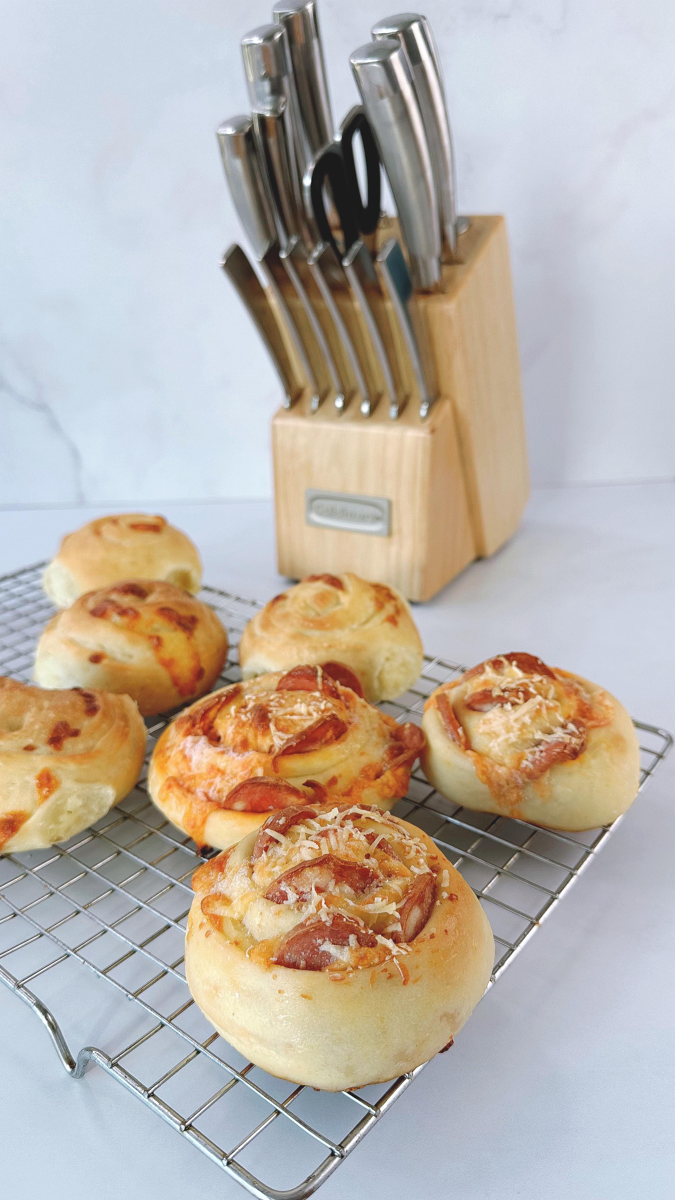 Esse pão pétala de calabresa é VICIANTE! Lindo demais pra ser comido… e ...