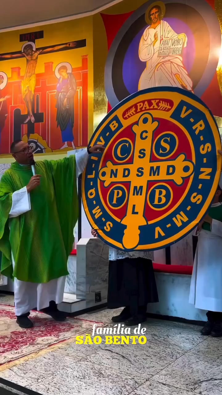 Os significados das iniciais em latim presentes na medalha de São Bento ...
