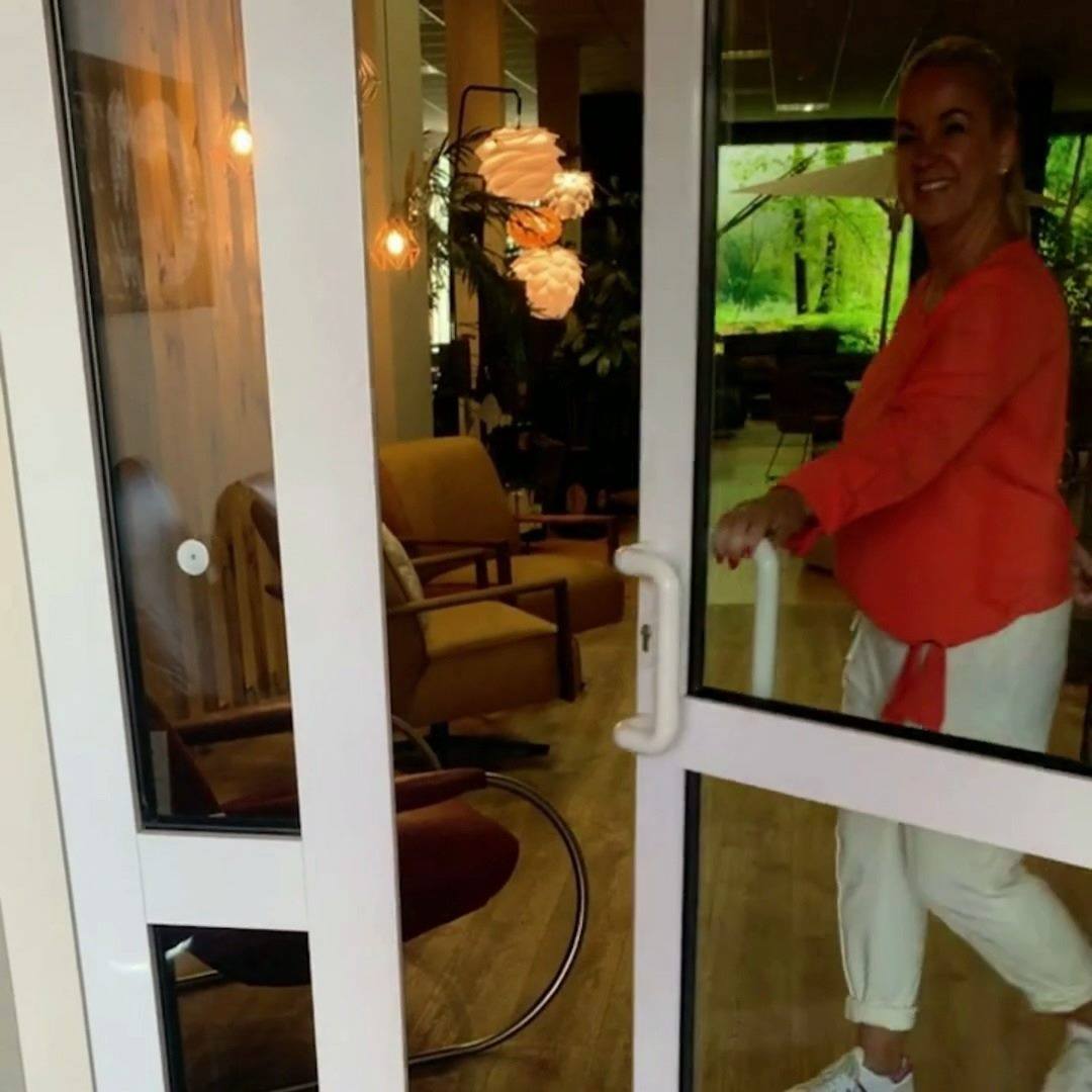 🛋👋 Herzlich willkommen im Outlet Gera. Wir begrüßen euch auf unserem Facebookprofil und freuen uns darauf, ab sofort exklusive Blicke hinter die Kulissen, spannende Detailaufnahmen, amüsante