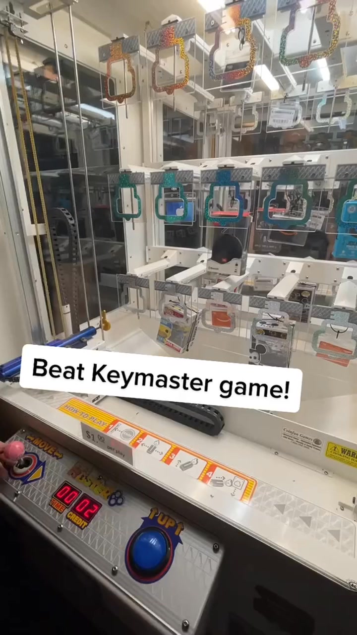 Reply to @ashjean2001 beat the KEYMASTER game! #arcade #winning #prizes ...