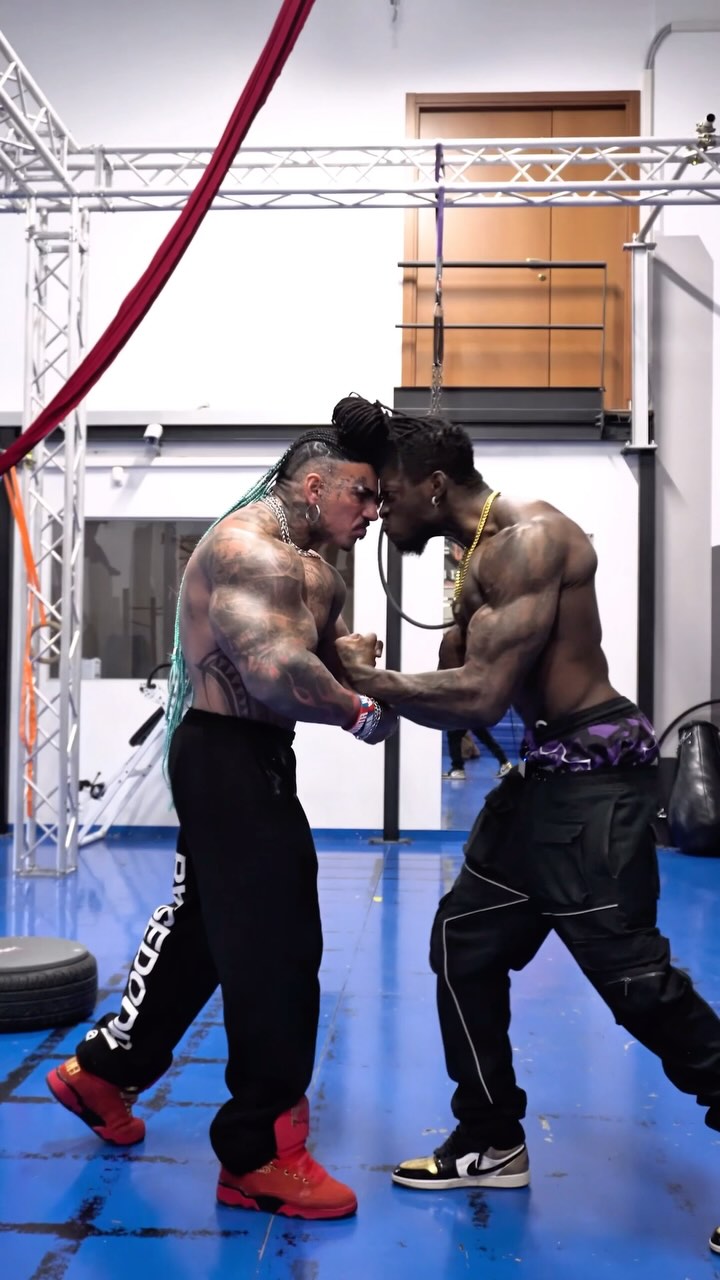 David vs Golia 👀🔥 Calisthenics o Bodybuilding? 🤔 Gymbro @erosluxor Se ...