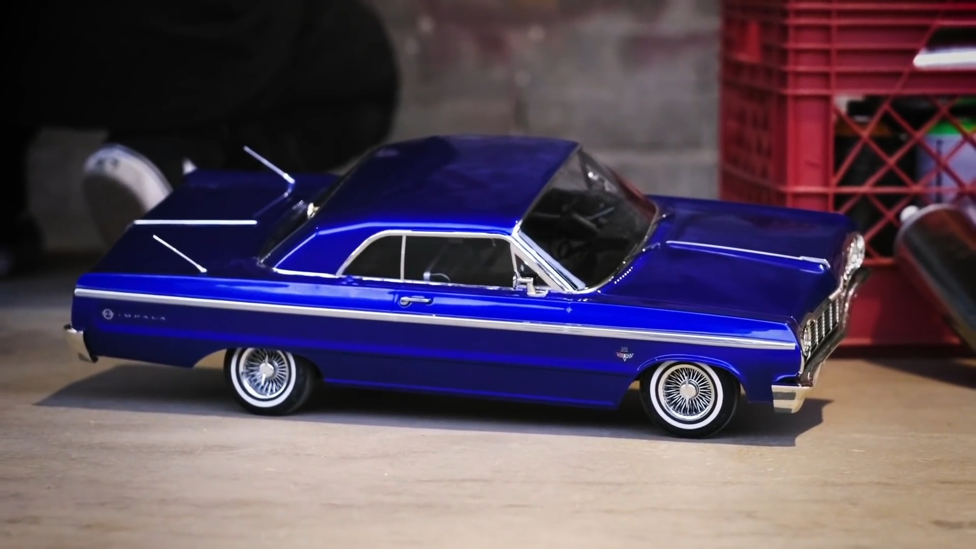 Habilmente projetado, o lowrider Redcat SixtyFour captura o