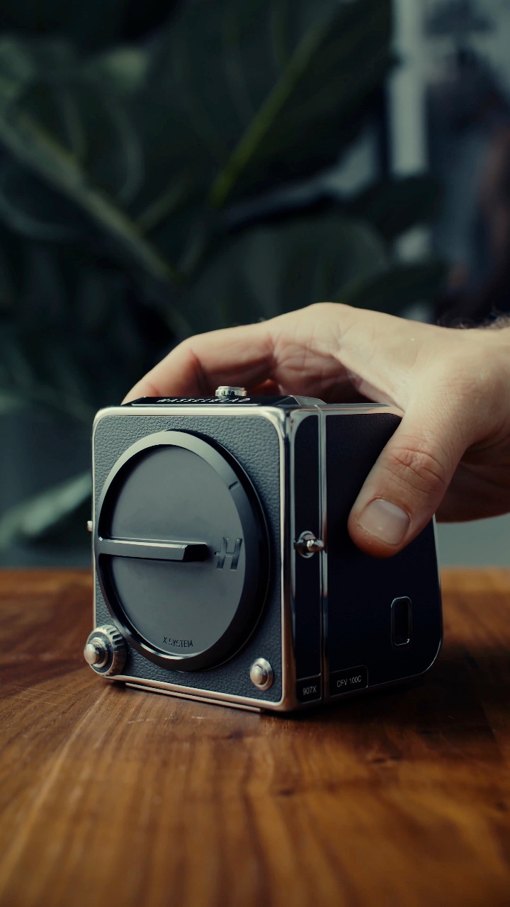 The Hasselblad CFV-50c digital back made it possible for wedding