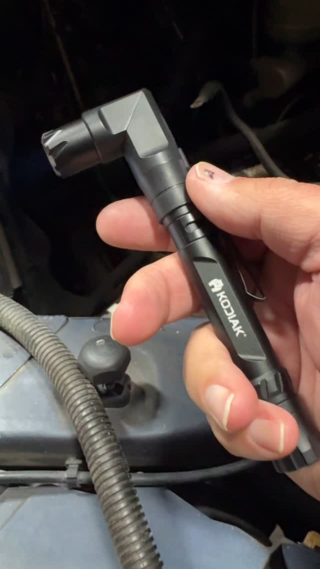 What makes a great pen light? A. Rechargeable. B. 500 lumens C. Strong ...