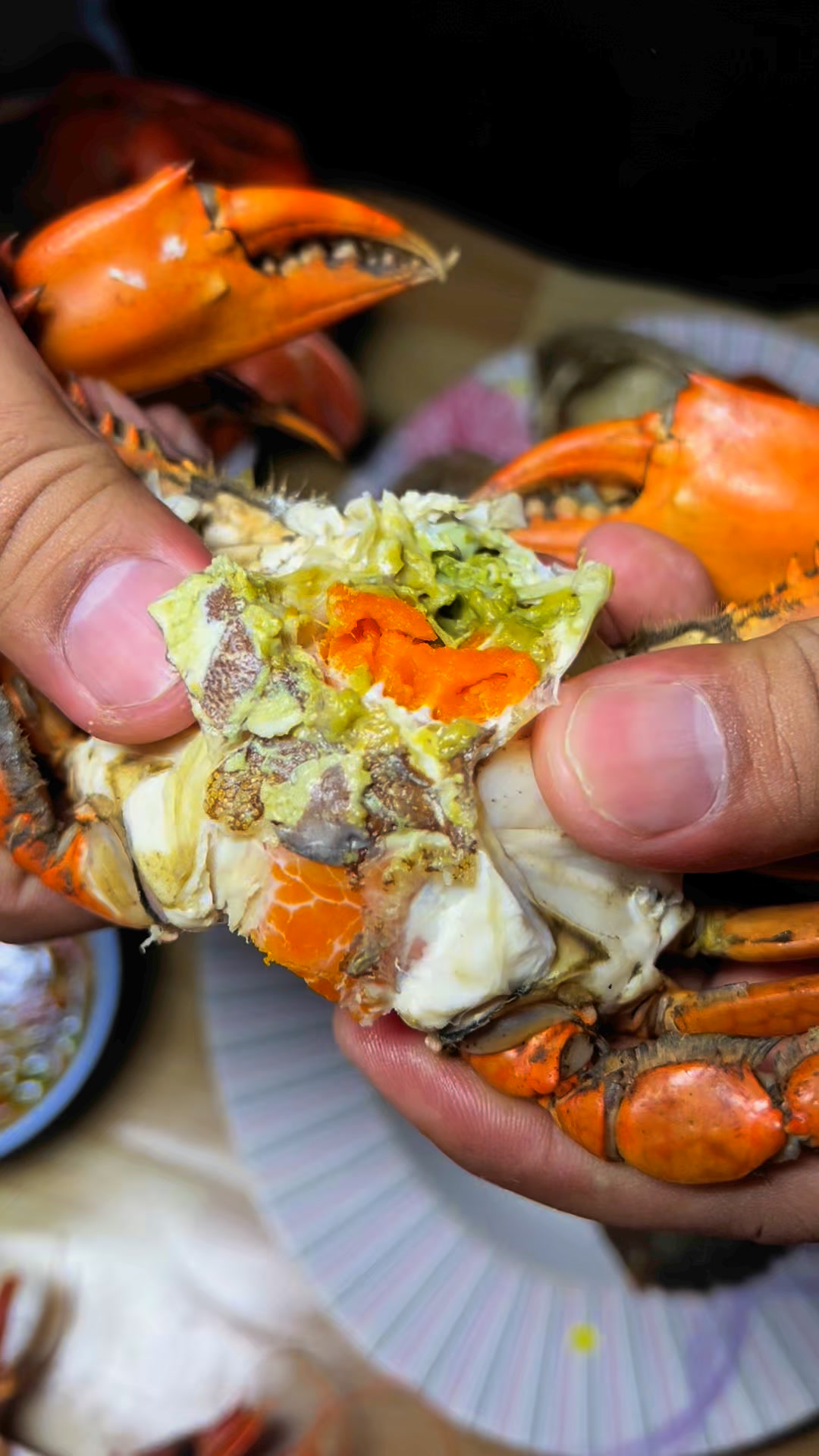 ปูไข่ดอง ราด-รี - 🦀🦀🦀🤤🤤ปูไข่ | Facebook