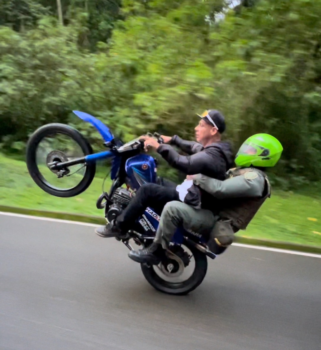 este polici@ salio mas br4vo que todos 😰🔥🔥 | Musingo Stunt | Facebook