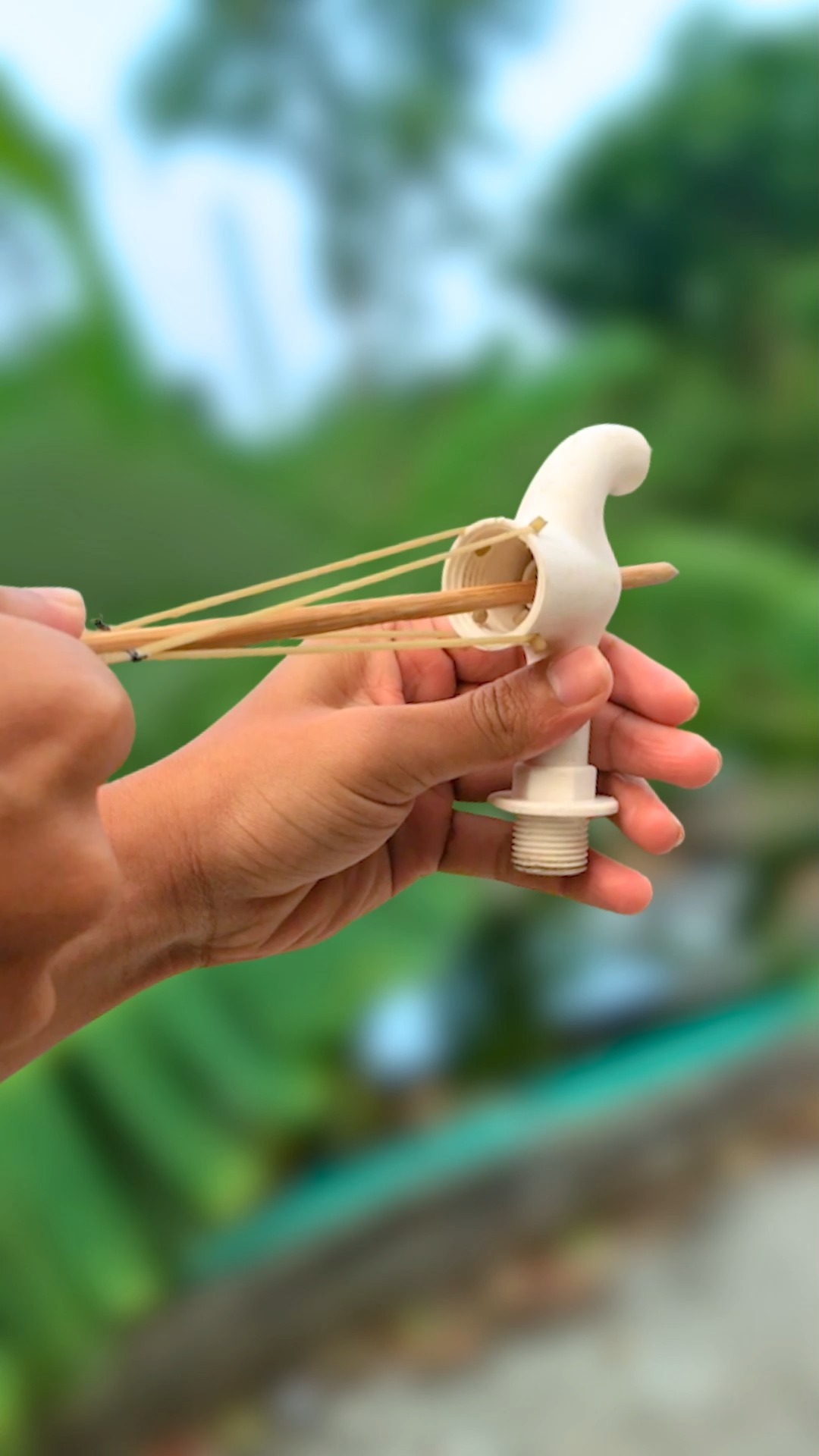 Mini Water Tap Slingshots Hit On The Target #diy #toys #balloon ...