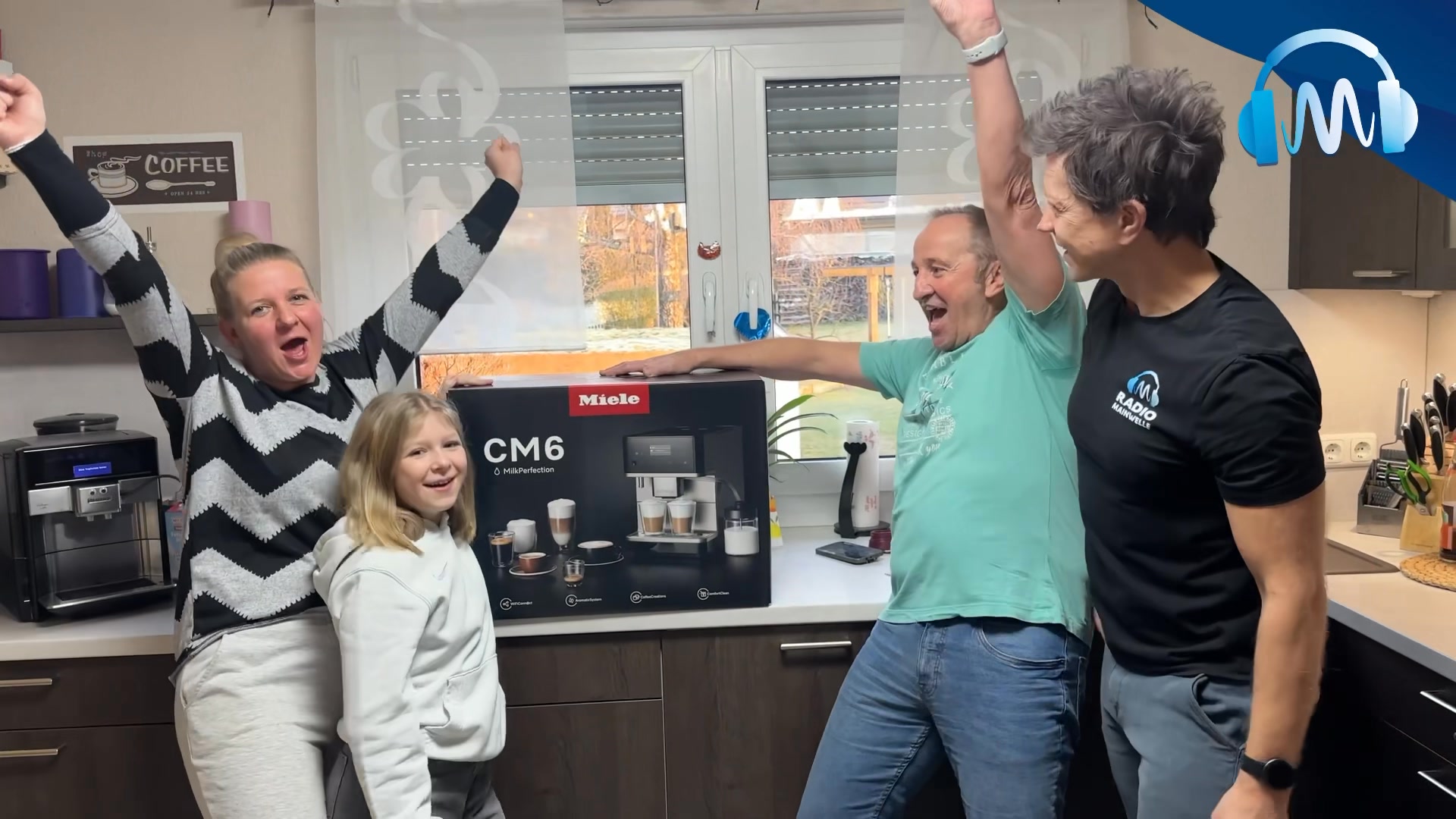 Das war Pamiras MAINWELLE MOMENT 💙 Die ganze Familie hat sich heute Morgen gefreut! Auch Rainer ist direkt von der Arbeit wieder nach Hause gekommen 🤩 Glückwunsch an Familie Haas zum neuen