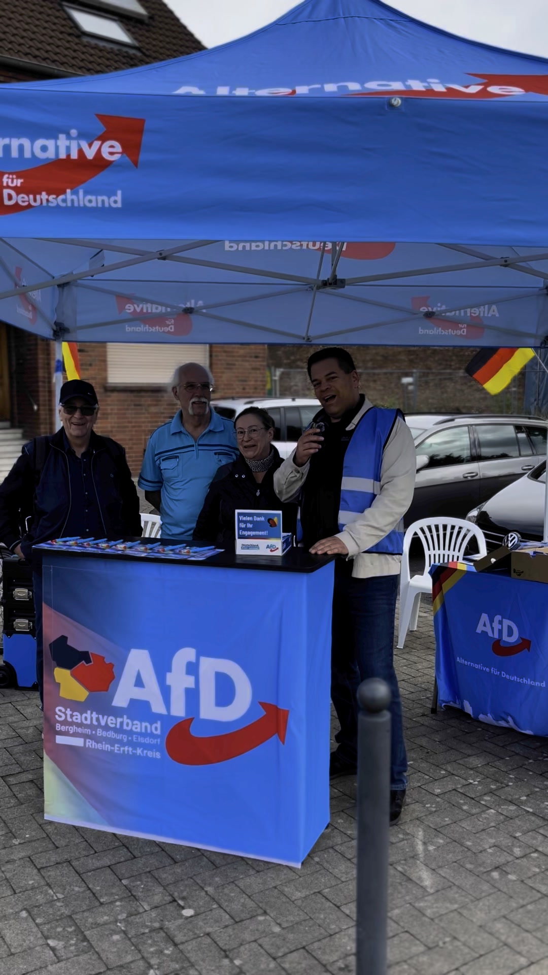 AfD Infostand in Bergheim - Zieverich am 02.08.2025. Mit ...