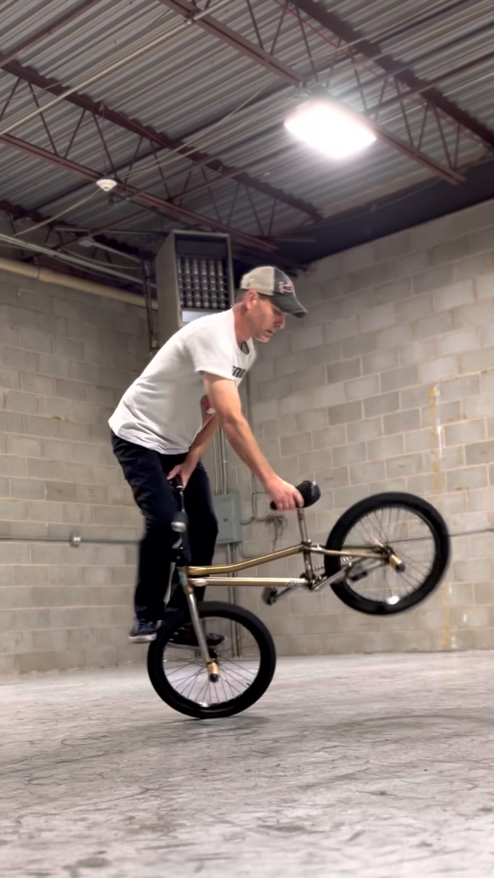 Todd Gully @ Flatopia Decade to Lardyard Backwheel Pogo to Lawnmower ...