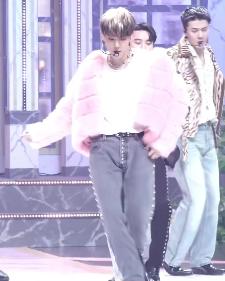 BAEKHYUN “CREAM SODA” fancam | Baekhyun - EXO | Facebook