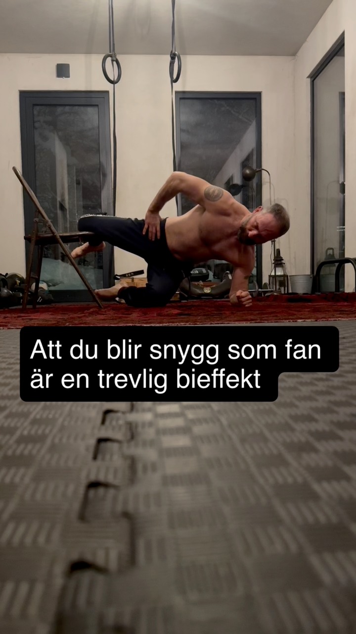 06:55 Sovmorgon. Det blev sent igår. Mycket jobb. Men kroppen ska ...