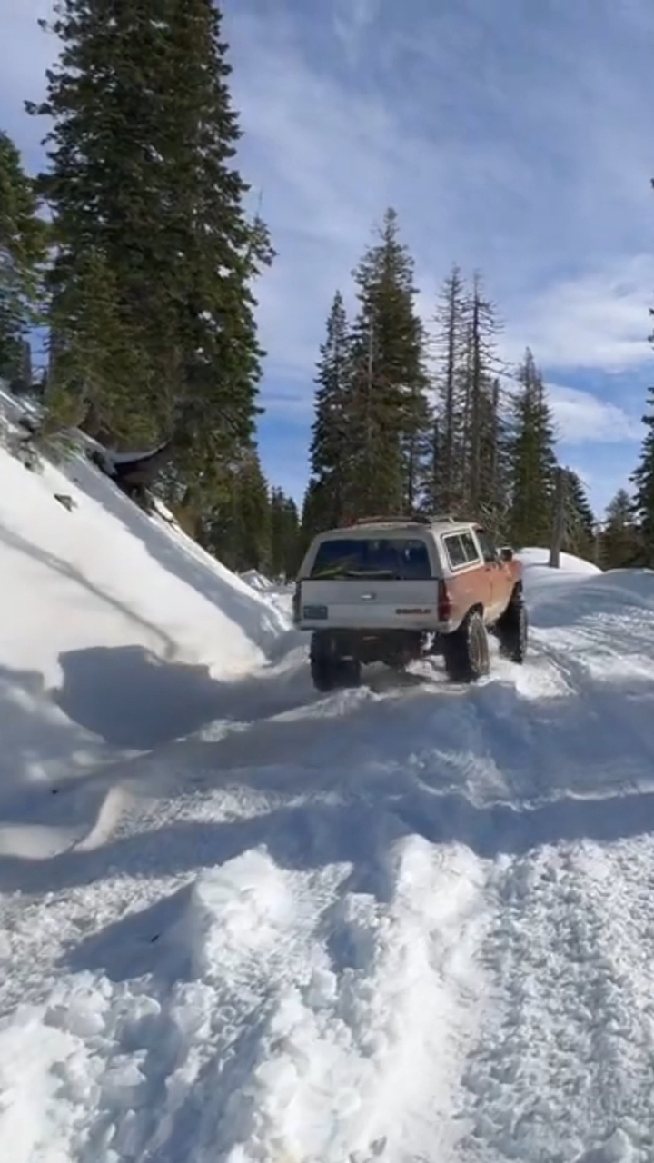 83 Blazer Crawling & Flexing Through Deep Snow Ruts #chevy #4x4 # ...